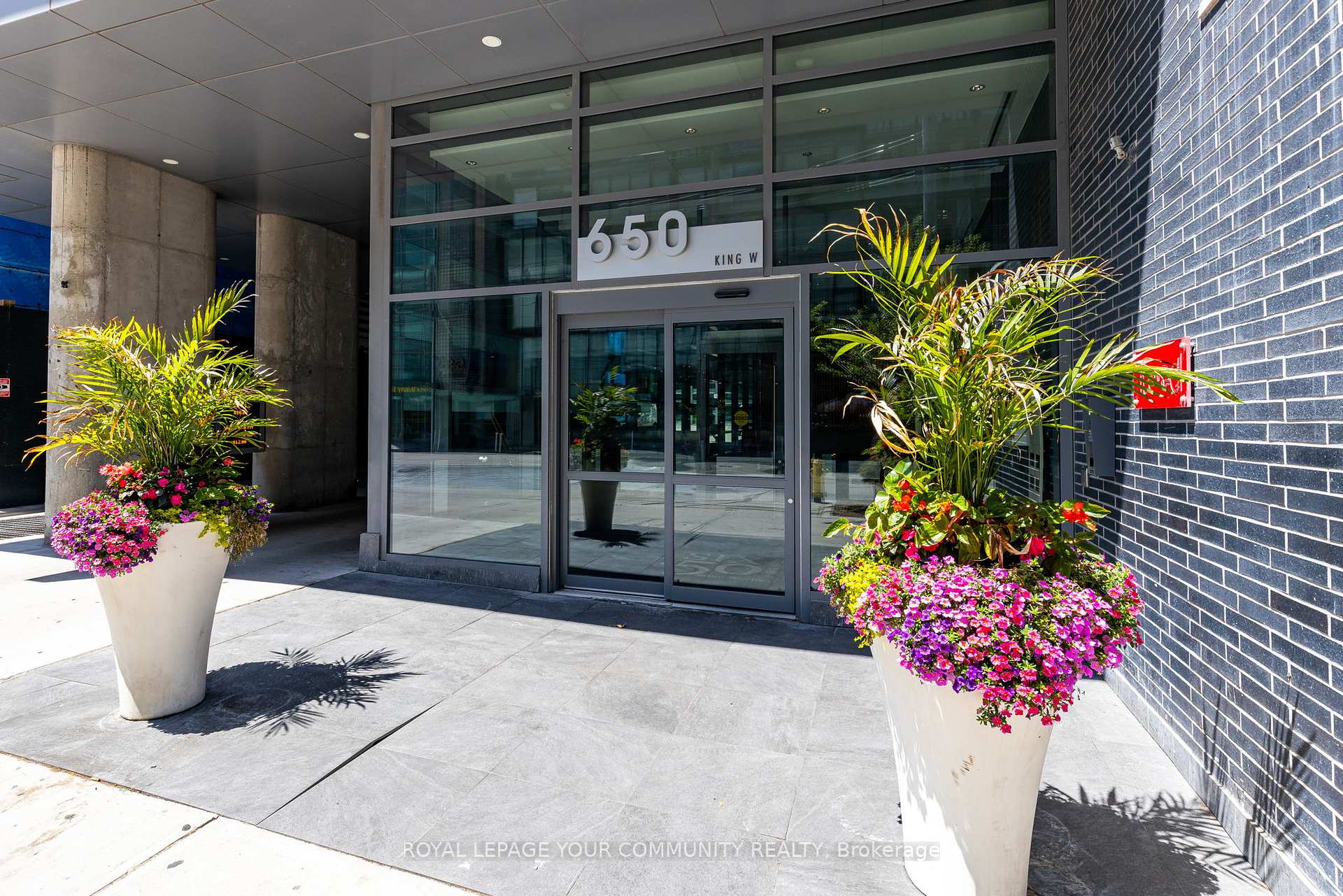 1 Bedroom Condo at 650 King, Toronto For sale