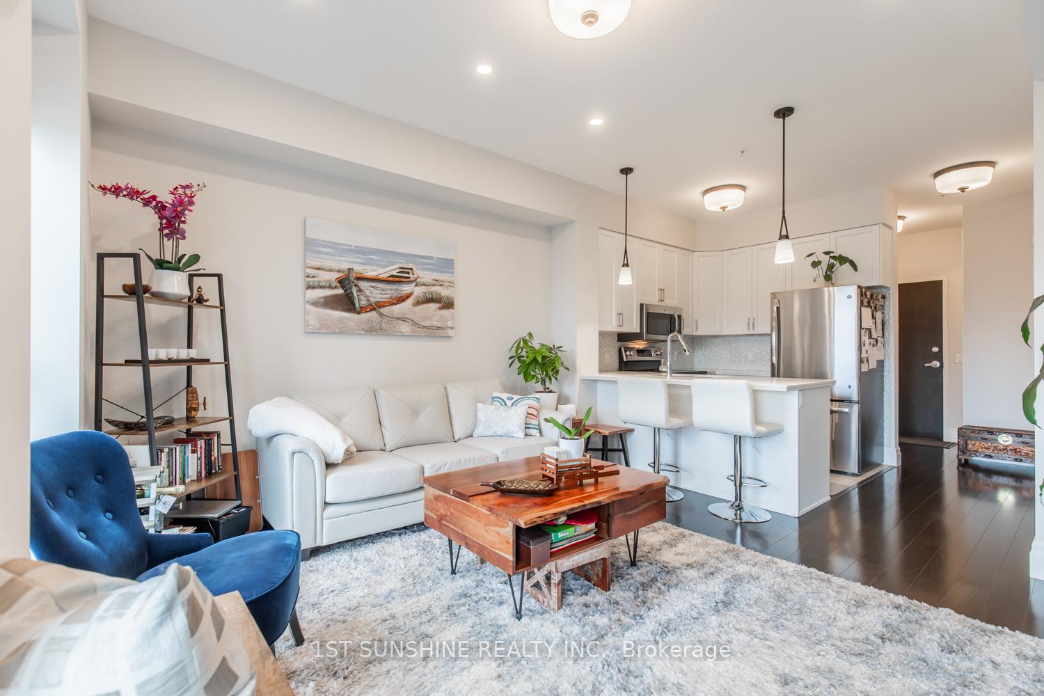 2 Bedrooms Condo at 112 King, Hamilton For sale