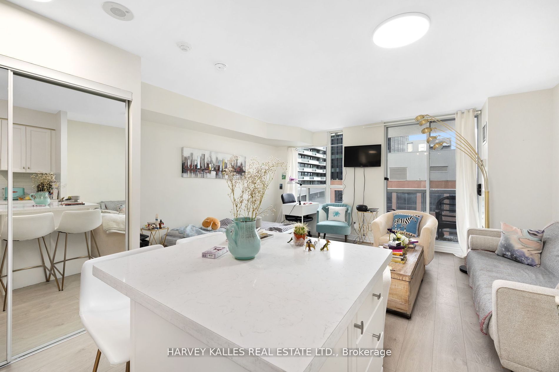 43 Eglinton Avenue E 1201