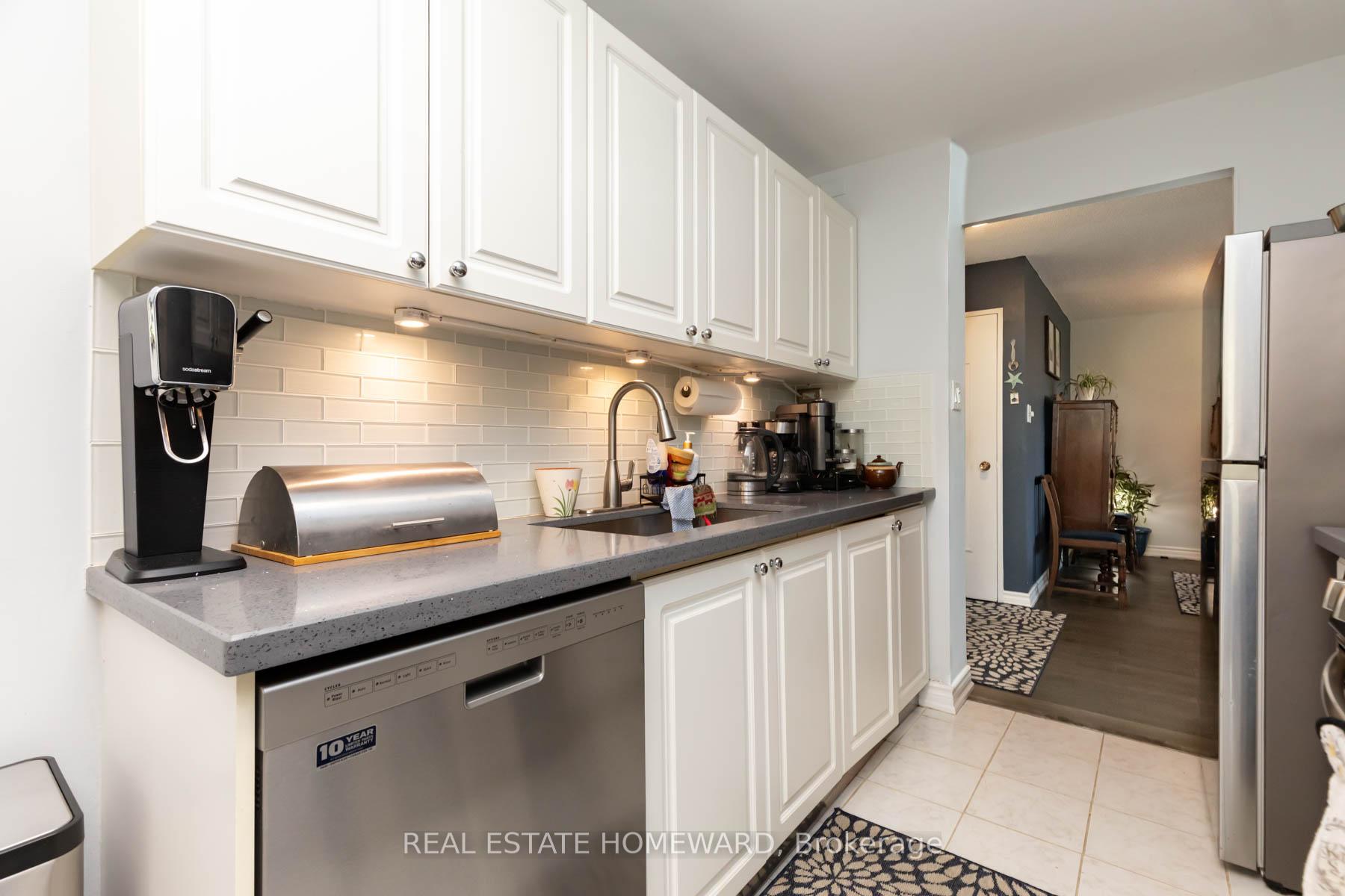 3 Bedrooms Condo at 45 Huntingdale, Toronto For sale
