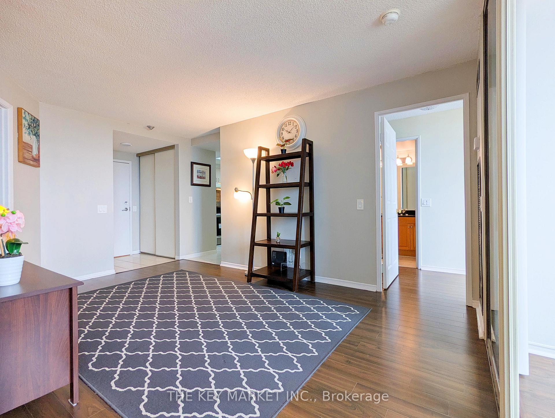 4 Bedrooms Condo at 7 Bishop, Toronto For sale
