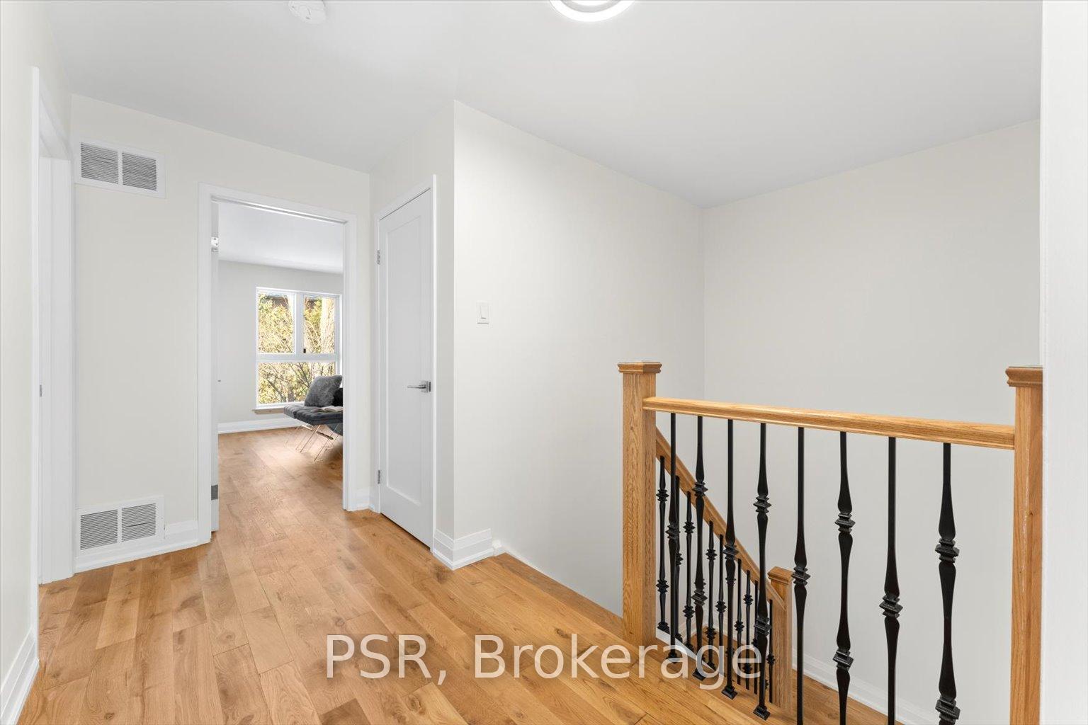 4 Bedrooms Condo at 42 Crimson Millway, Toronto For sale