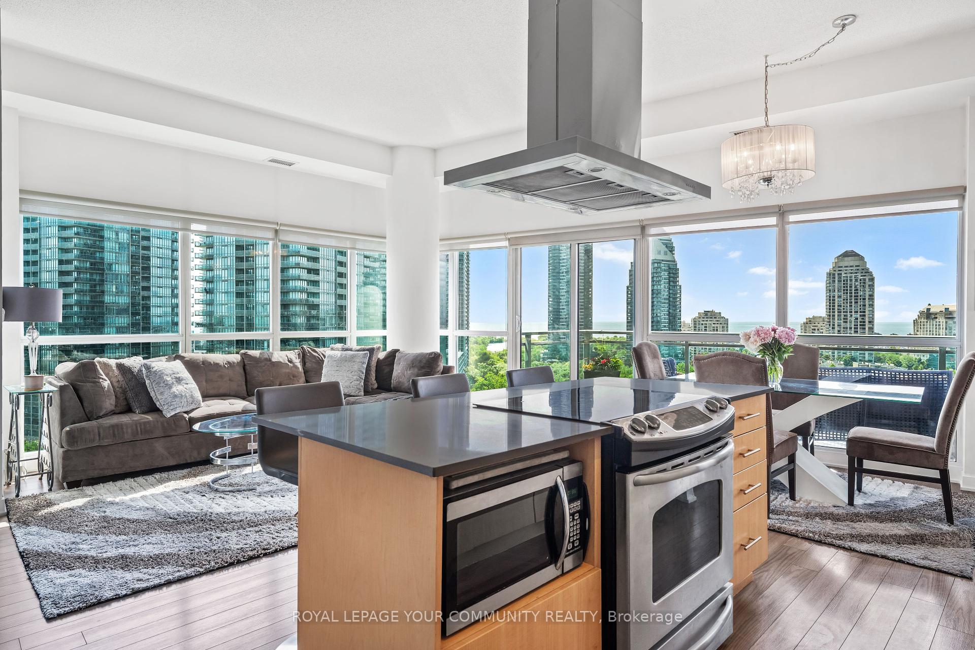 2 Bedrooms Condo at 165 Legion, Toronto For sale