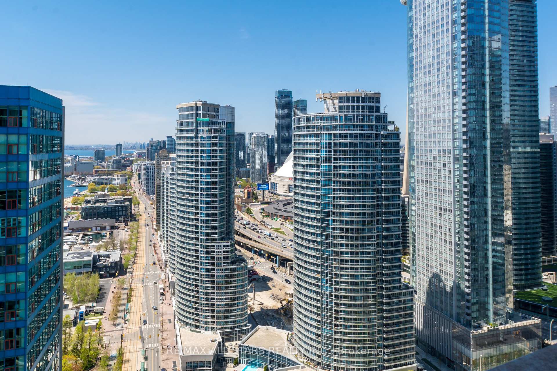 1 Bedroom Condo at 55 Harbour, Toronto For sale