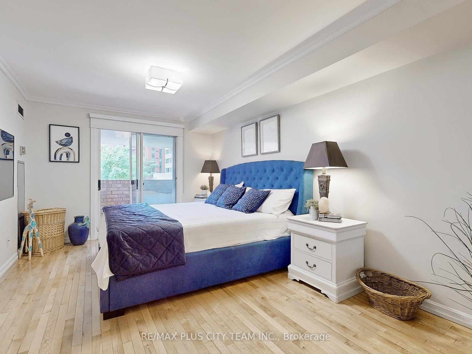 4 Bedrooms Condo at 60 Homewood, Toronto For sale