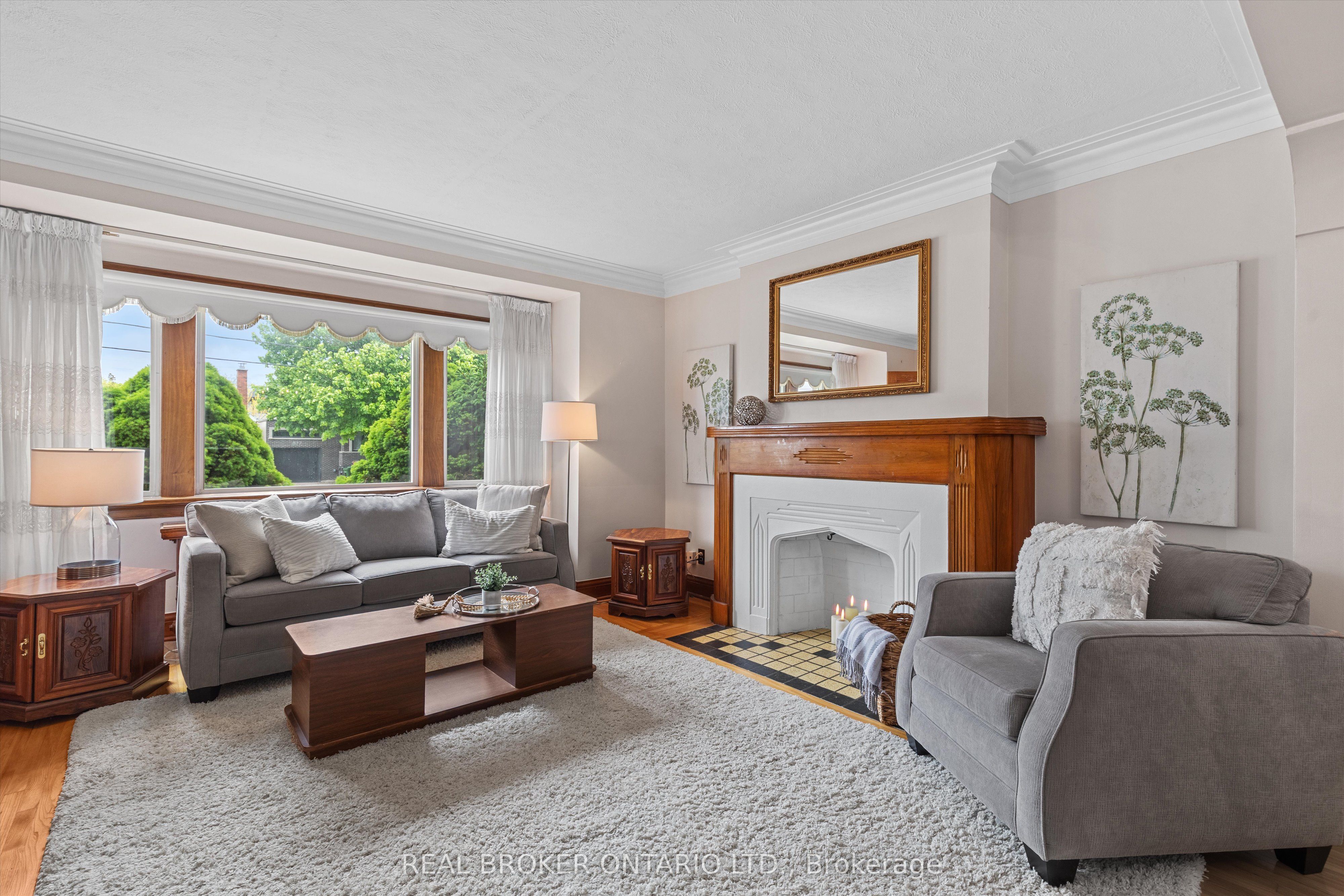882 Coxwell Avenue