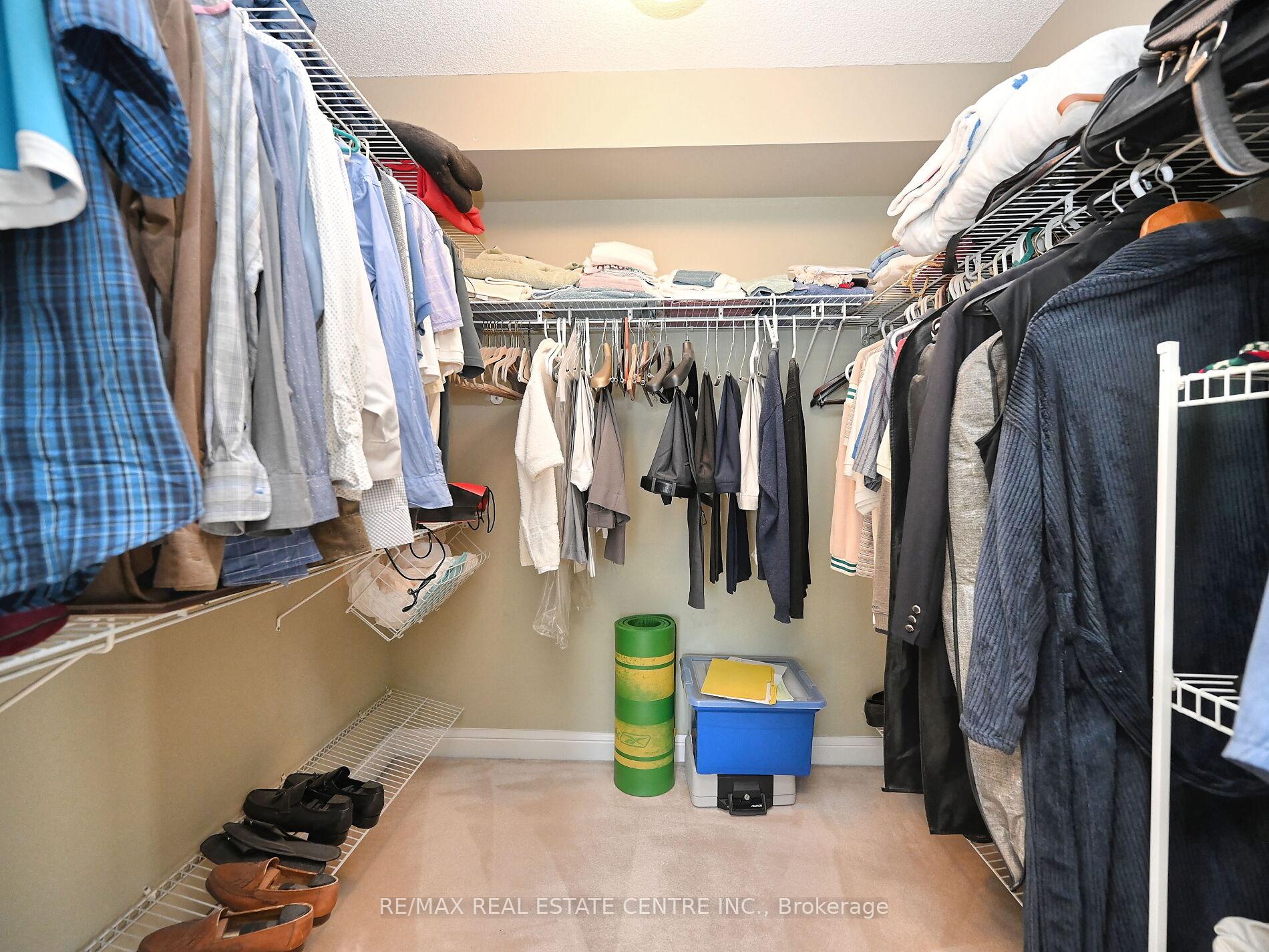 3 Bedrooms Condo at 3587 Kariya, Mississauga For sale