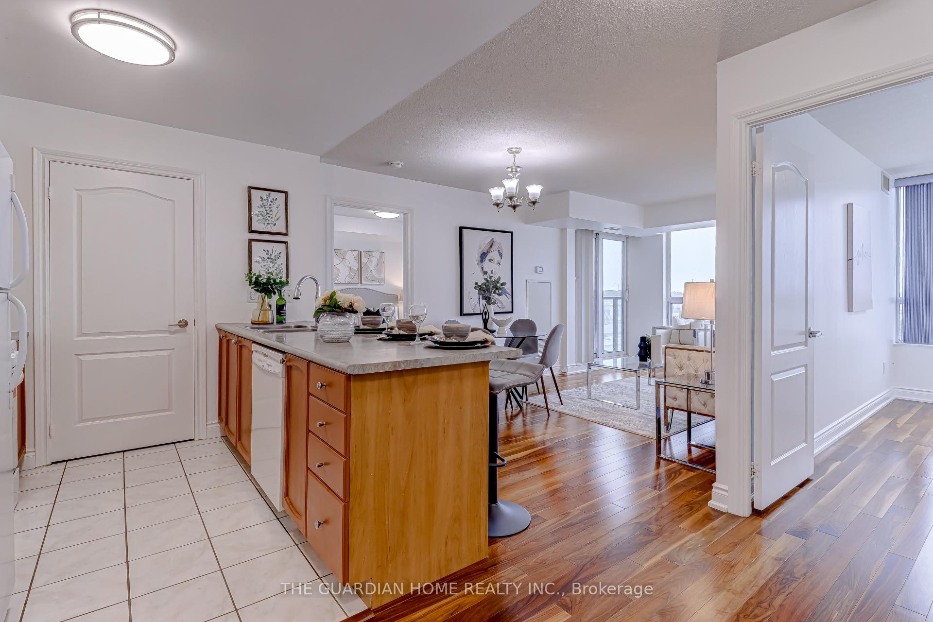 2 Bedrooms Condo at 50 Brian Harrison, Toronto For sale
