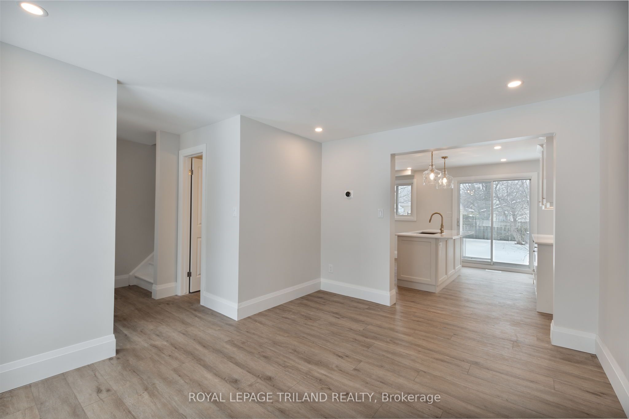 #Upper - 16 Inverary Road, London, ON N6G 3L6