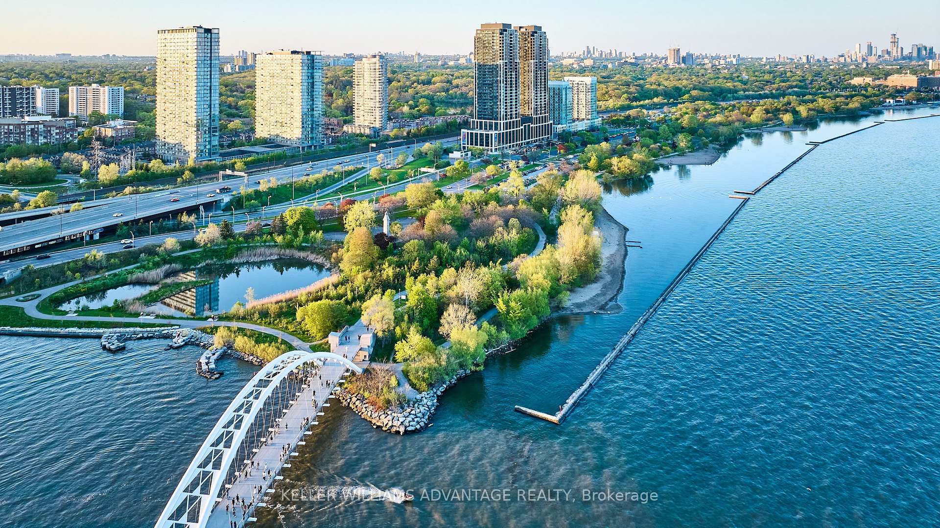 2 Bedrooms Condo at 2045 Lake Shore, Toronto For sale