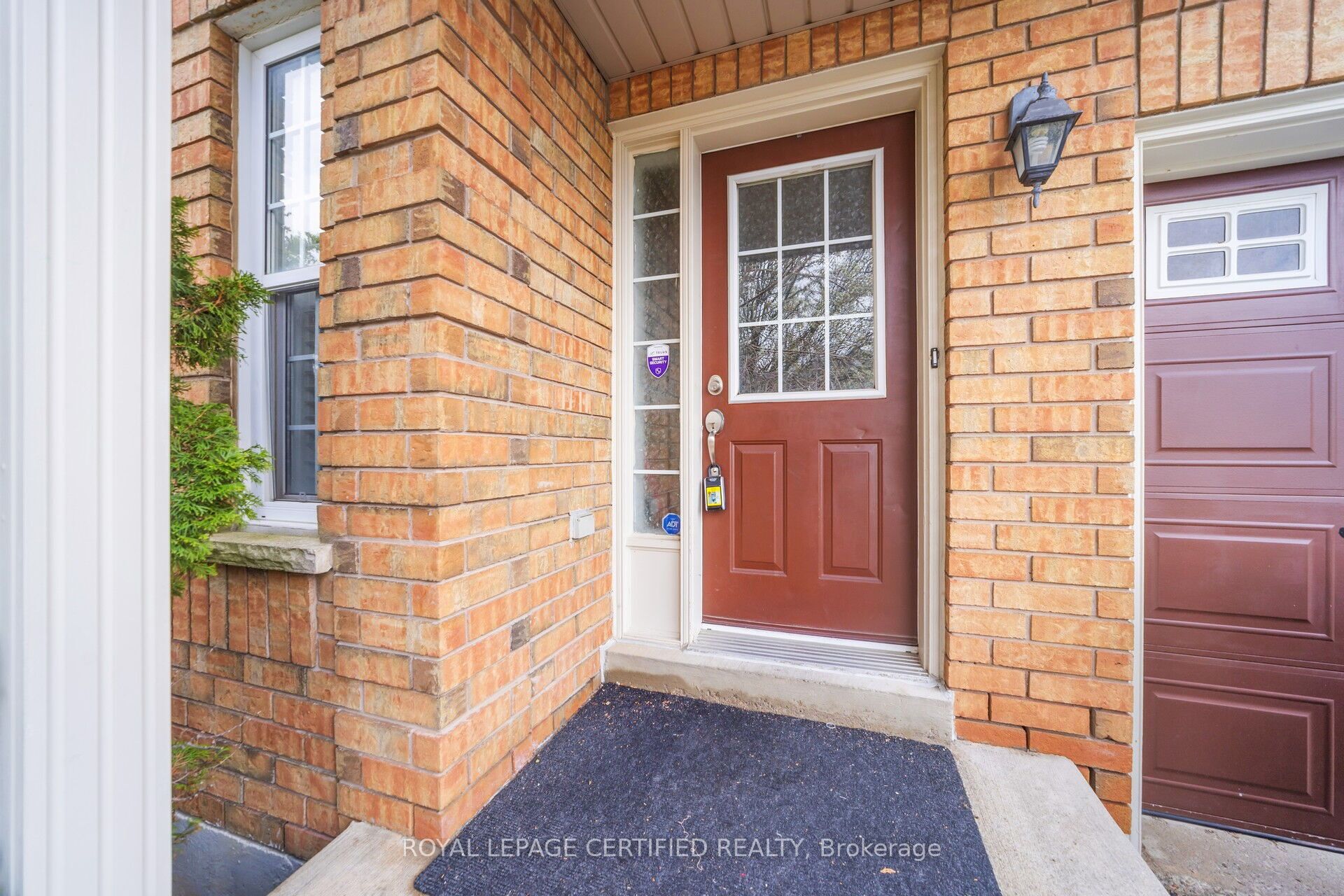 12 Sunnybrook Crescent