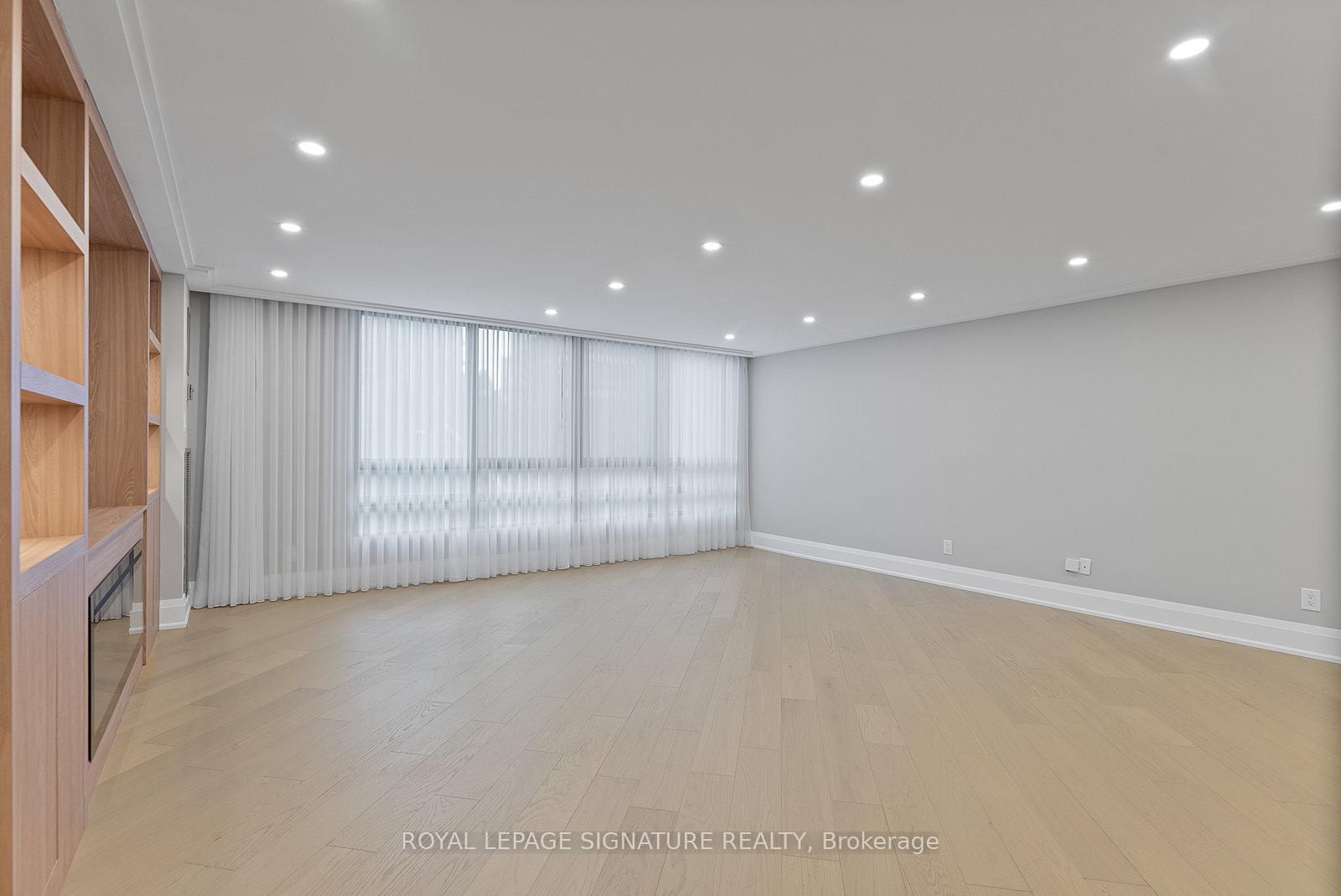 2 Bedrooms Condo at 77 Carlton,  Toronto For sale