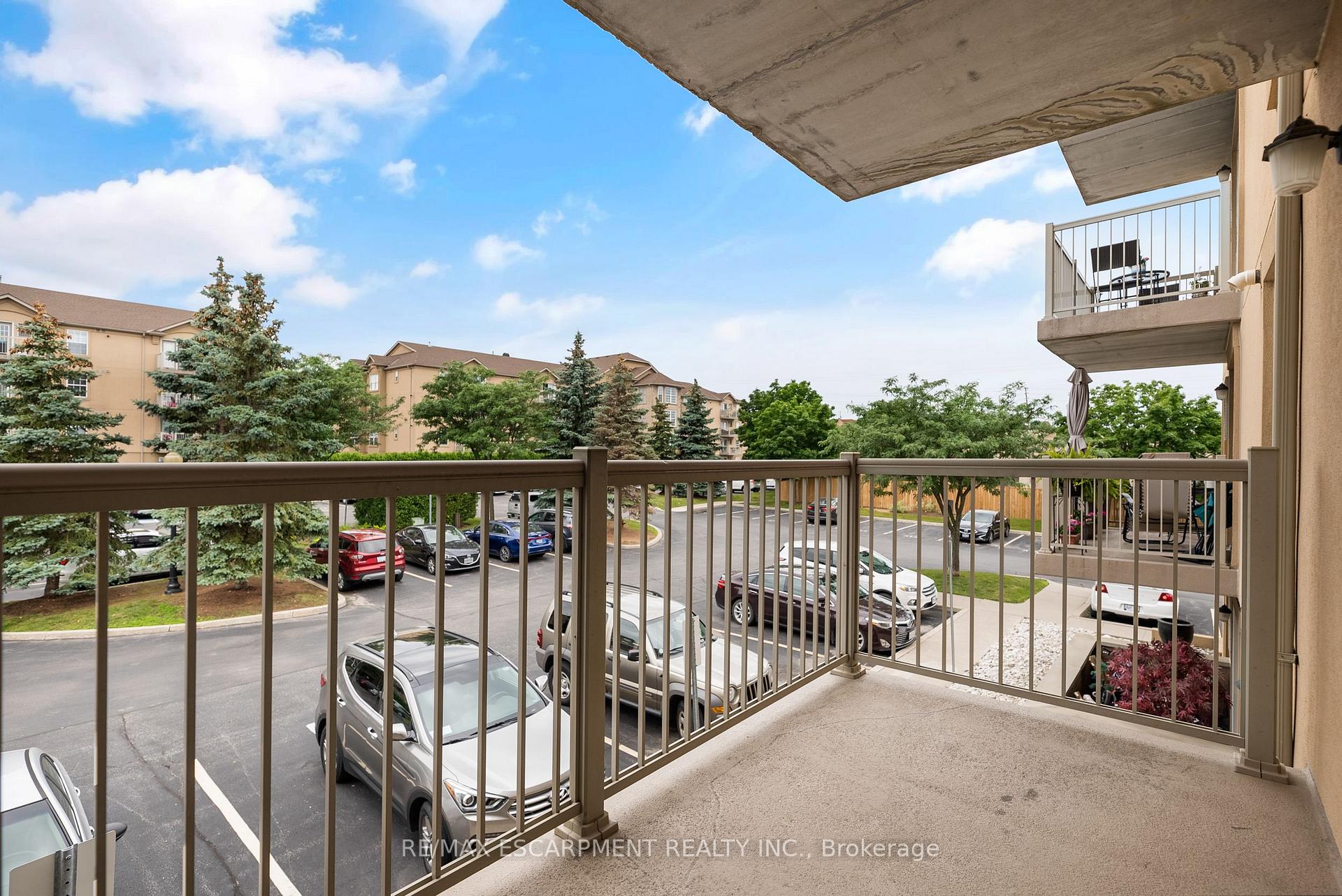 1 Bedroom Condo at 1810 Walker’s, Burlington For sale