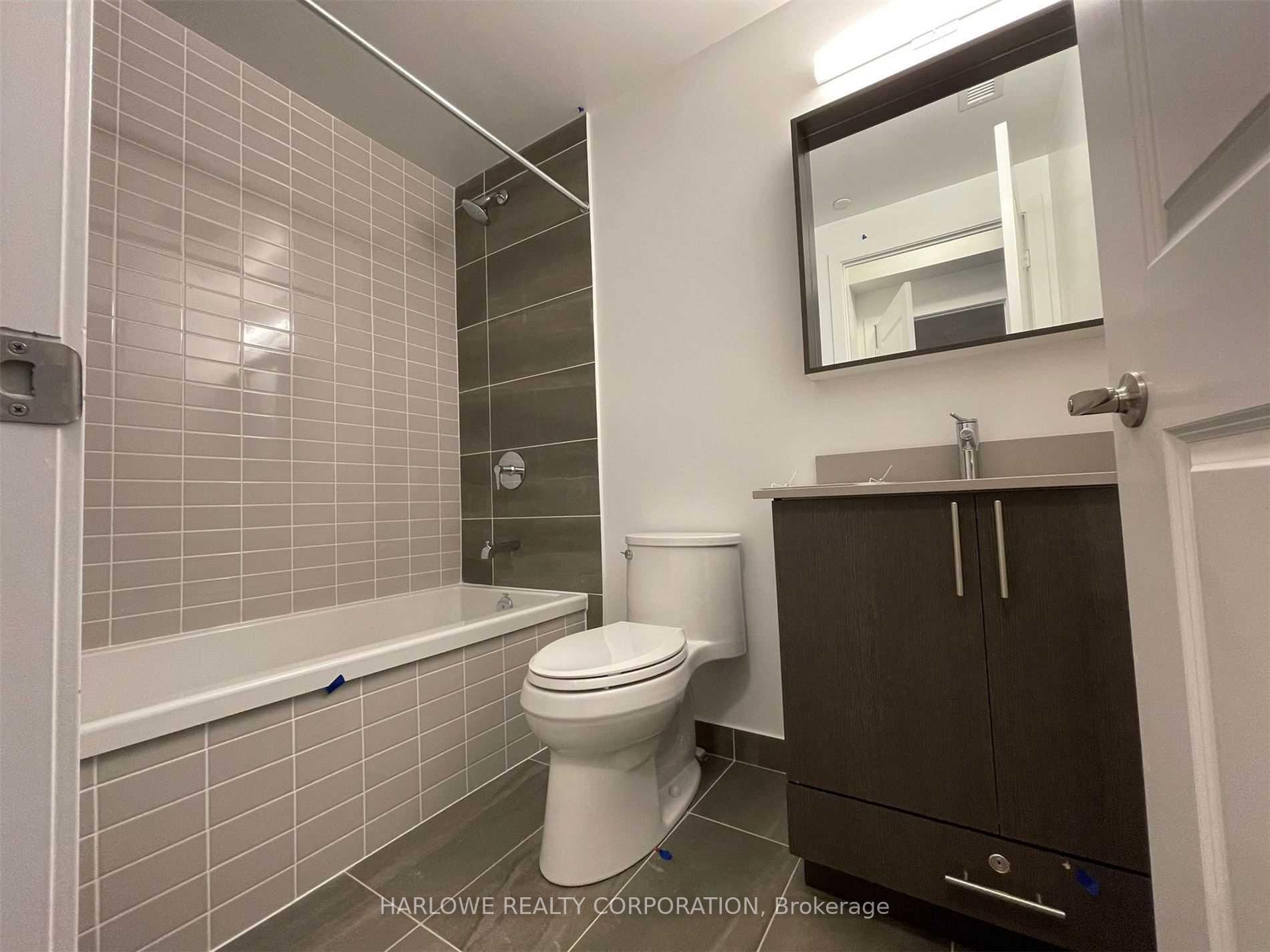 #1804 – 4655 Metcalfe Avenue, Mississauga, ON L5M 0Z7