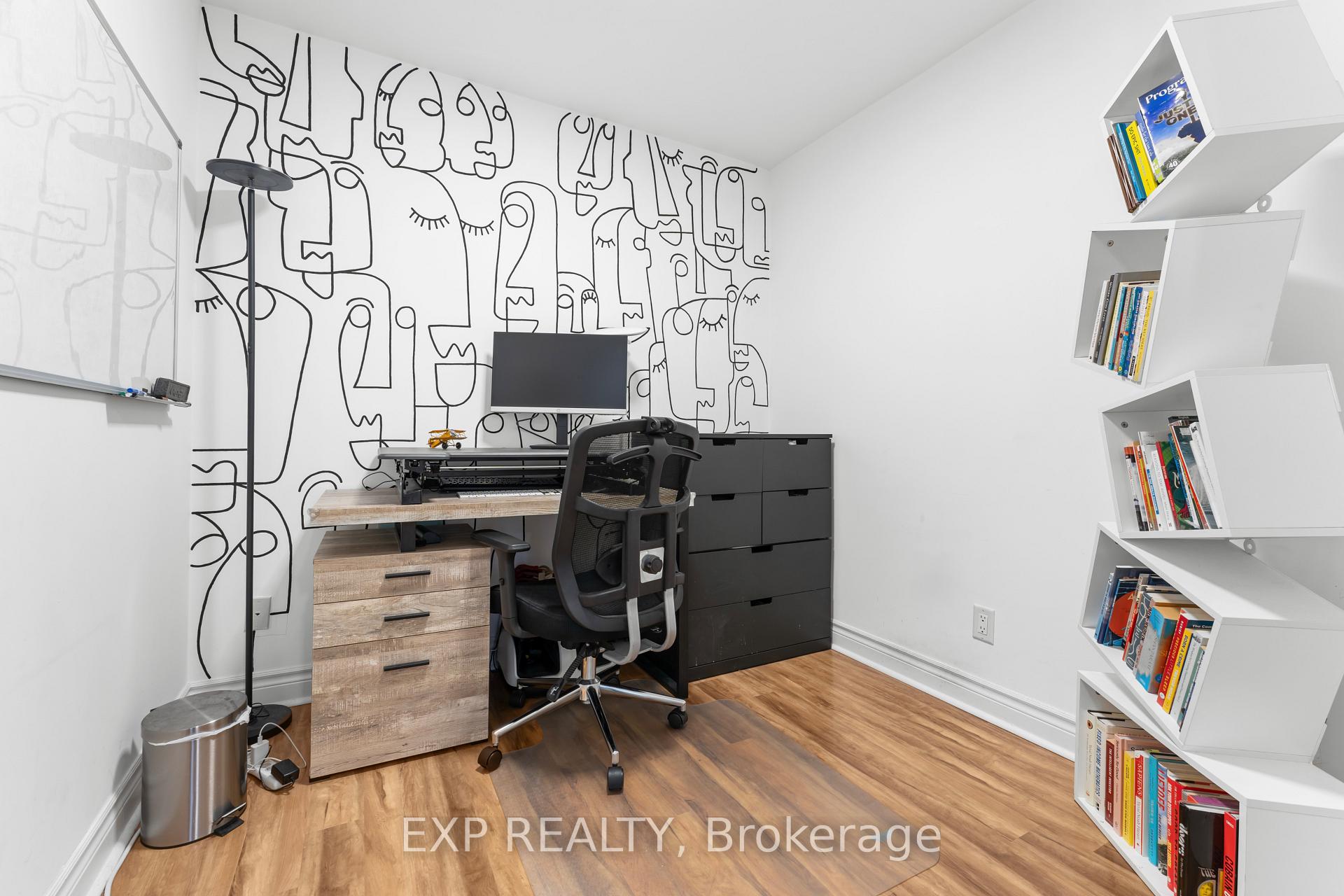3 Bedrooms Condo at 2 Clairtrell, Toronto For sale