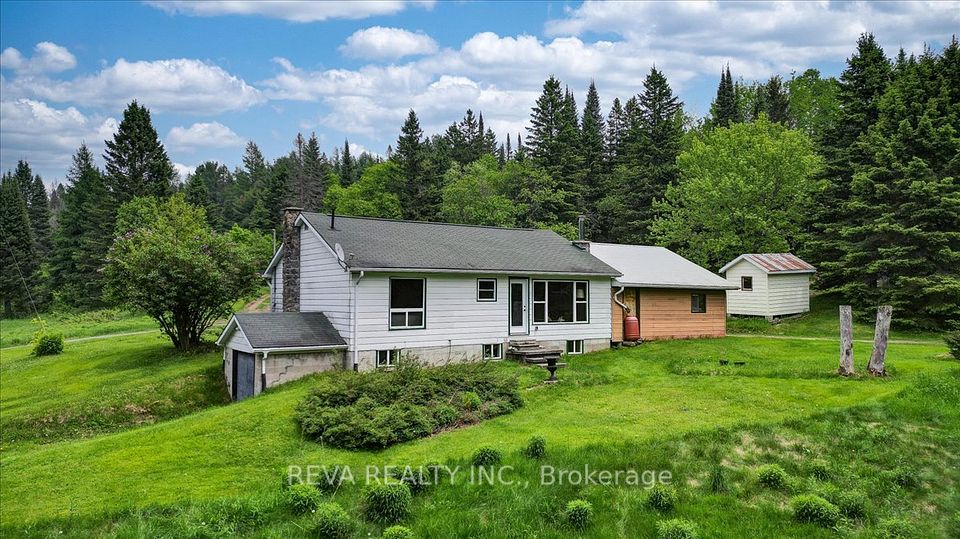 351 Deer Lake