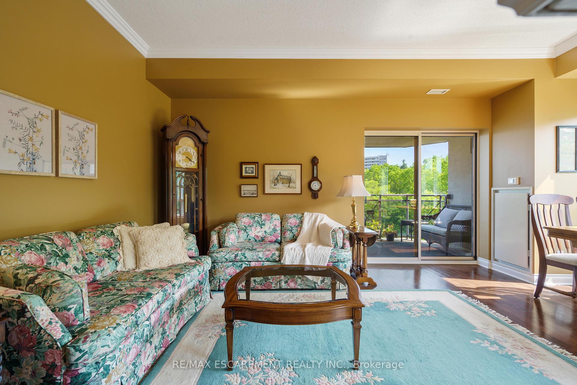 2 Bedrooms Condo at 4000 Creekside, Hamilton For sale