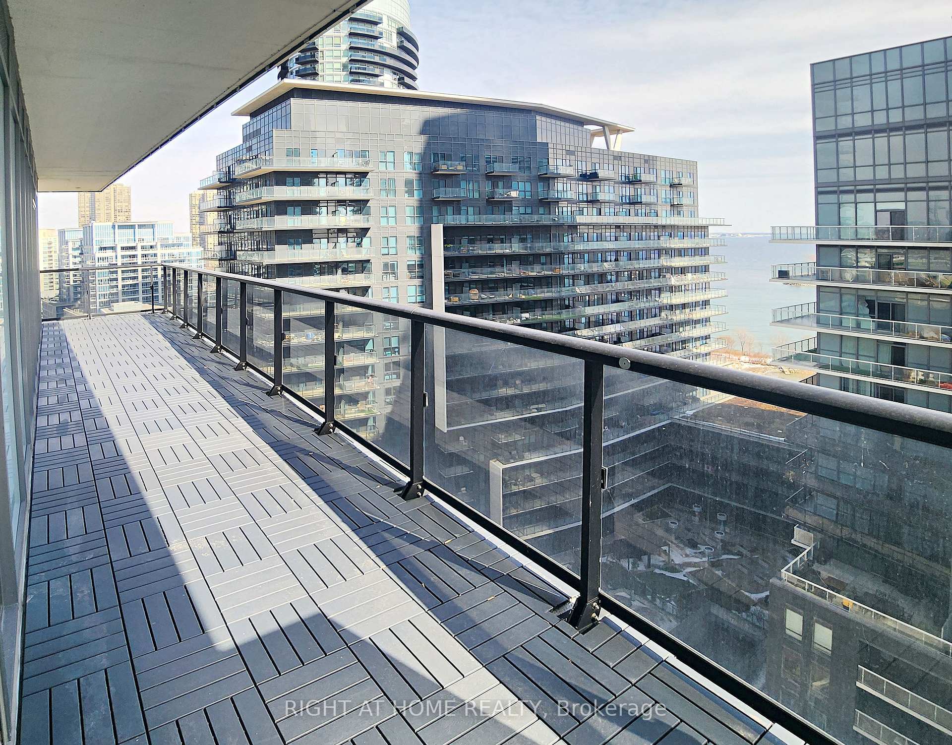 2 Bedrooms Condo at 56 Annie Craig, Toronto For sale