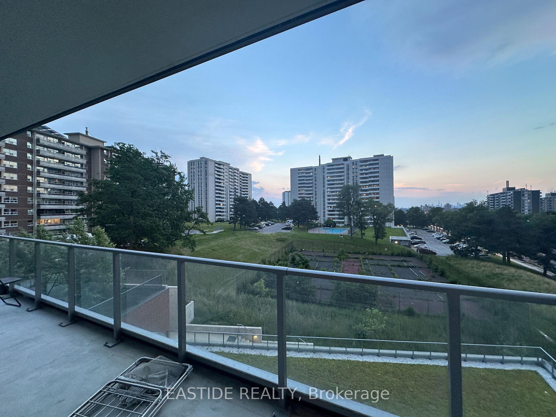2 Bedrooms Condo at 36 Forest Manor, Toronto For sale