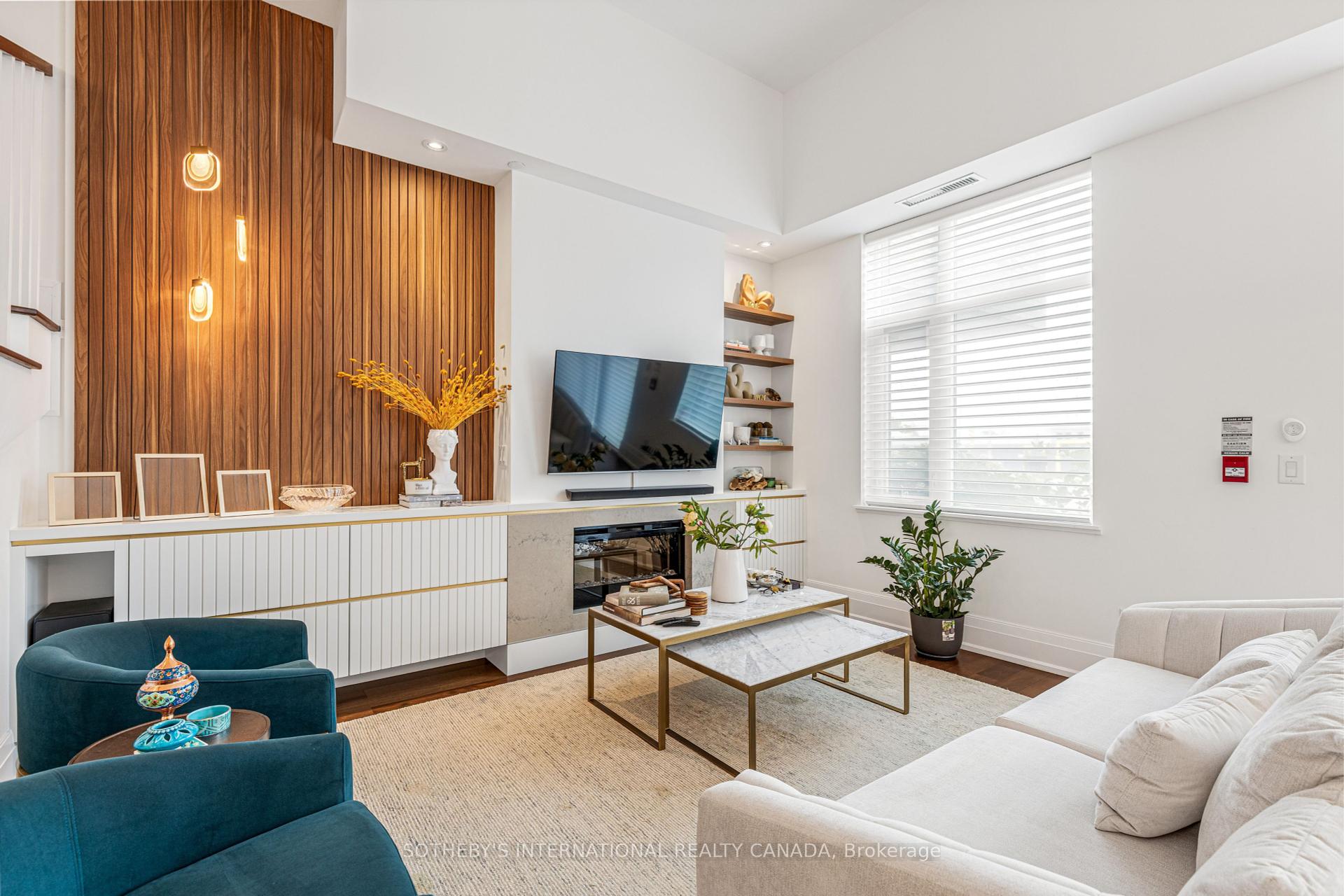 4 Bedrooms Condo at 25 Malcolm, Toronto For sale