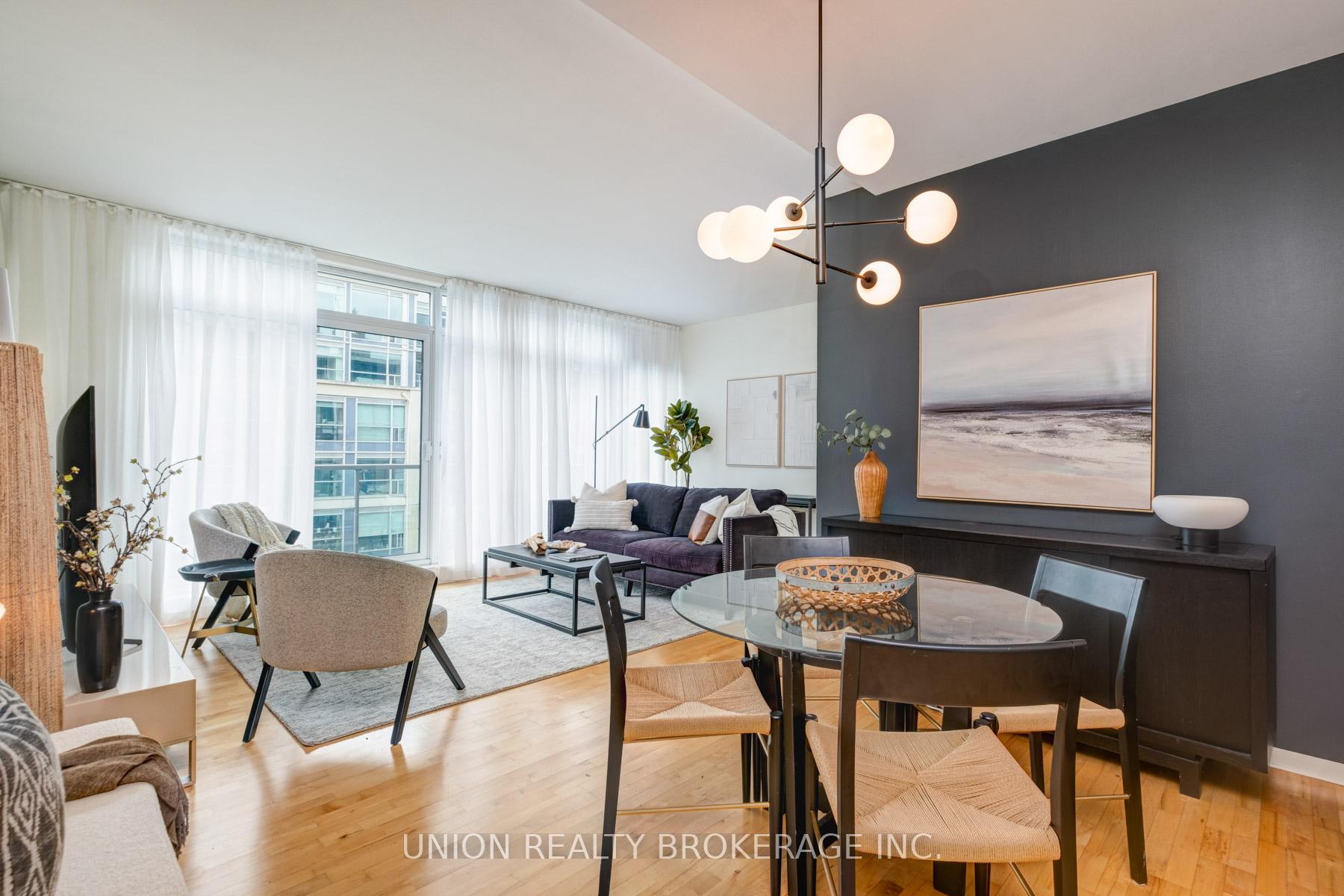 2 Bedrooms Condo at 333 Adelaide, Toronto For sale
