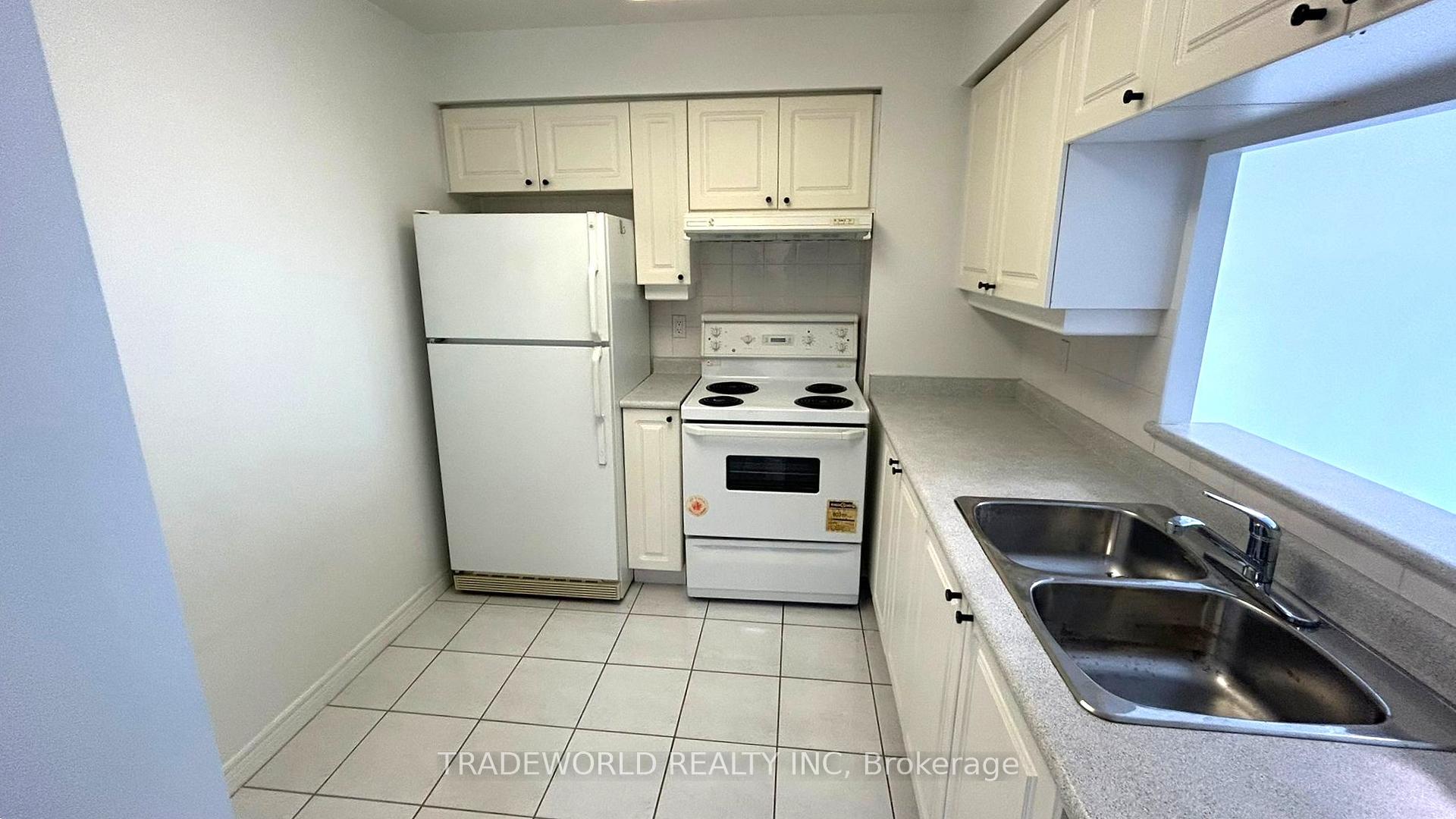 2 Bedrooms Condo at 68 Corporate, Toronto For sale