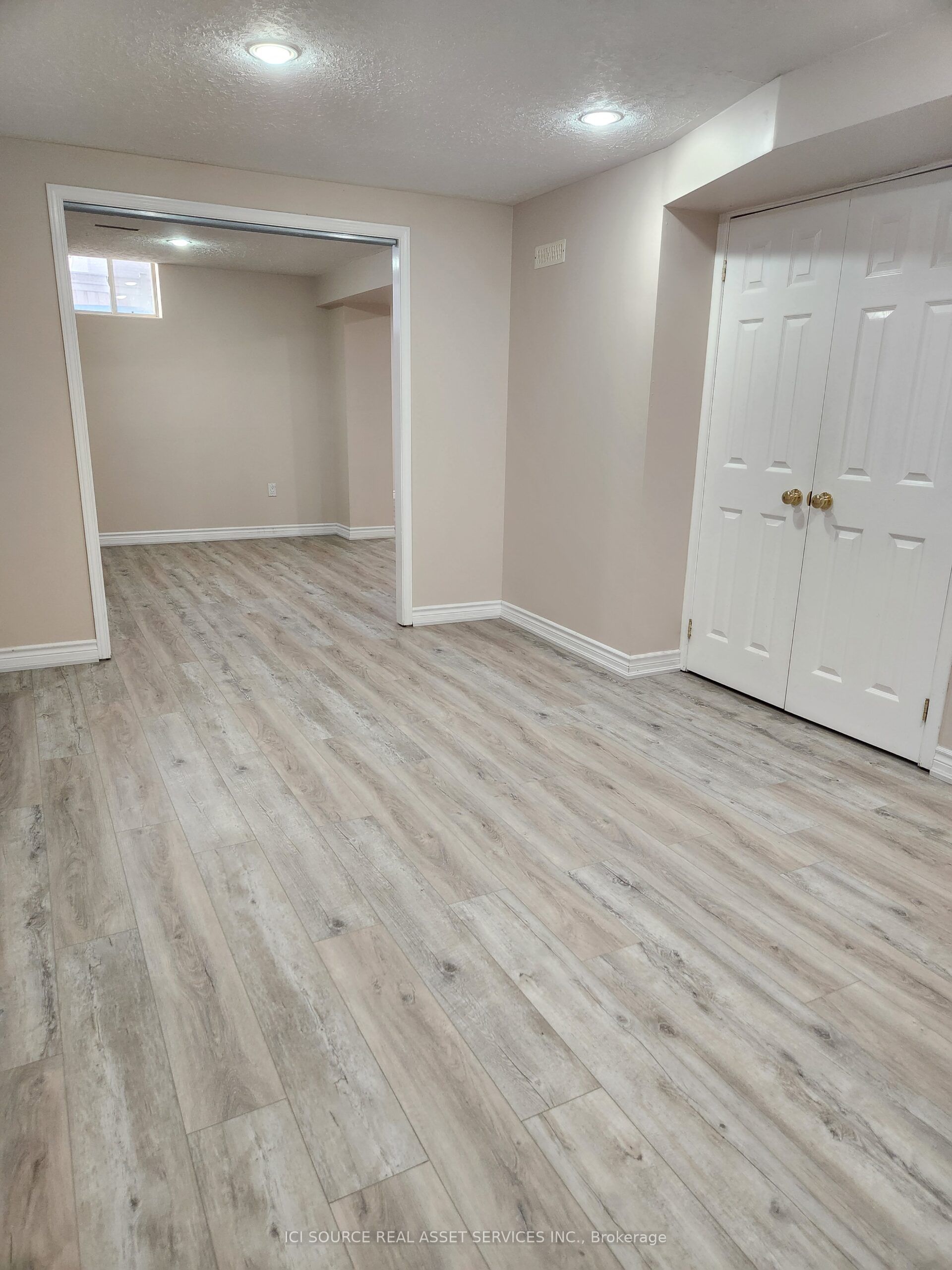 2037 Mckerlie Crescent, Burlington Rose
