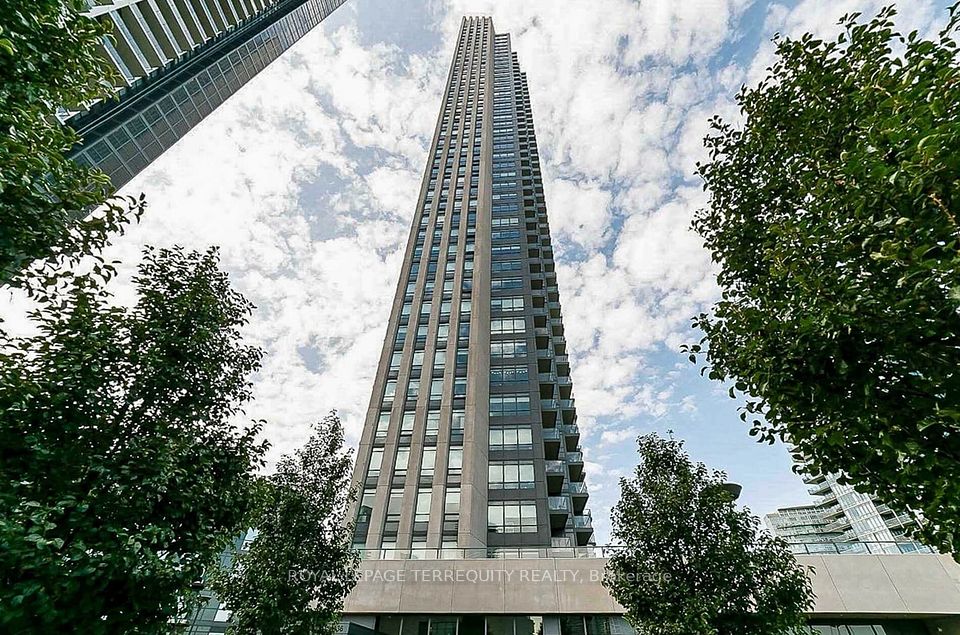 36 Park Lawn