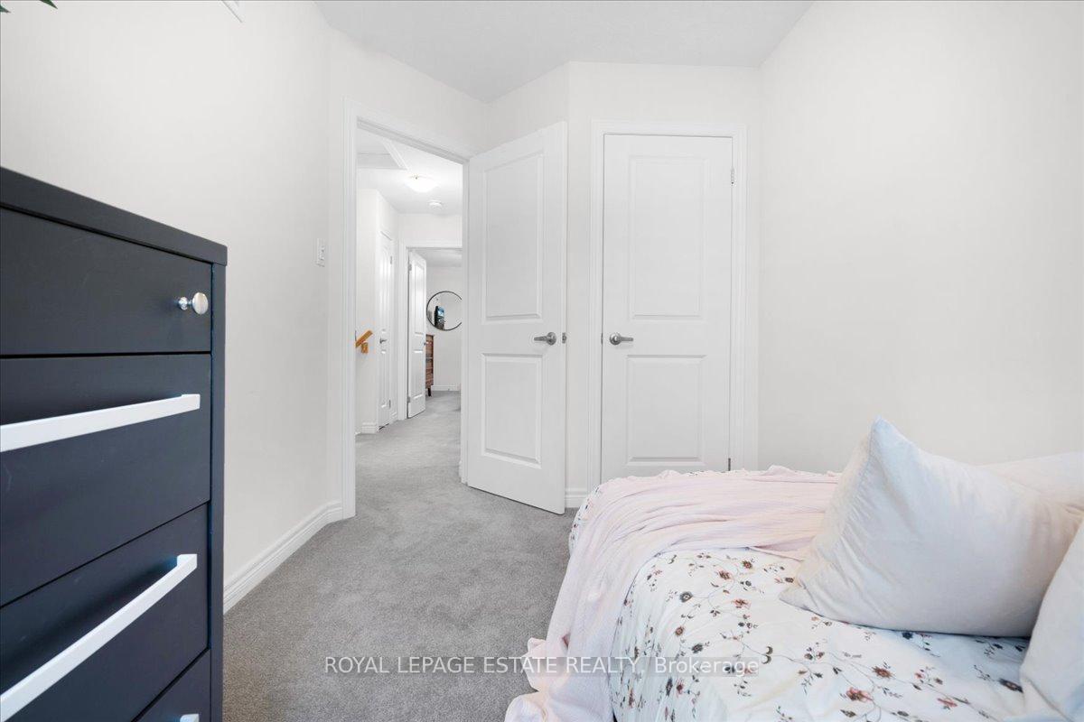 3 Bedrooms Condo at 39 Radison, Hamilton For sale