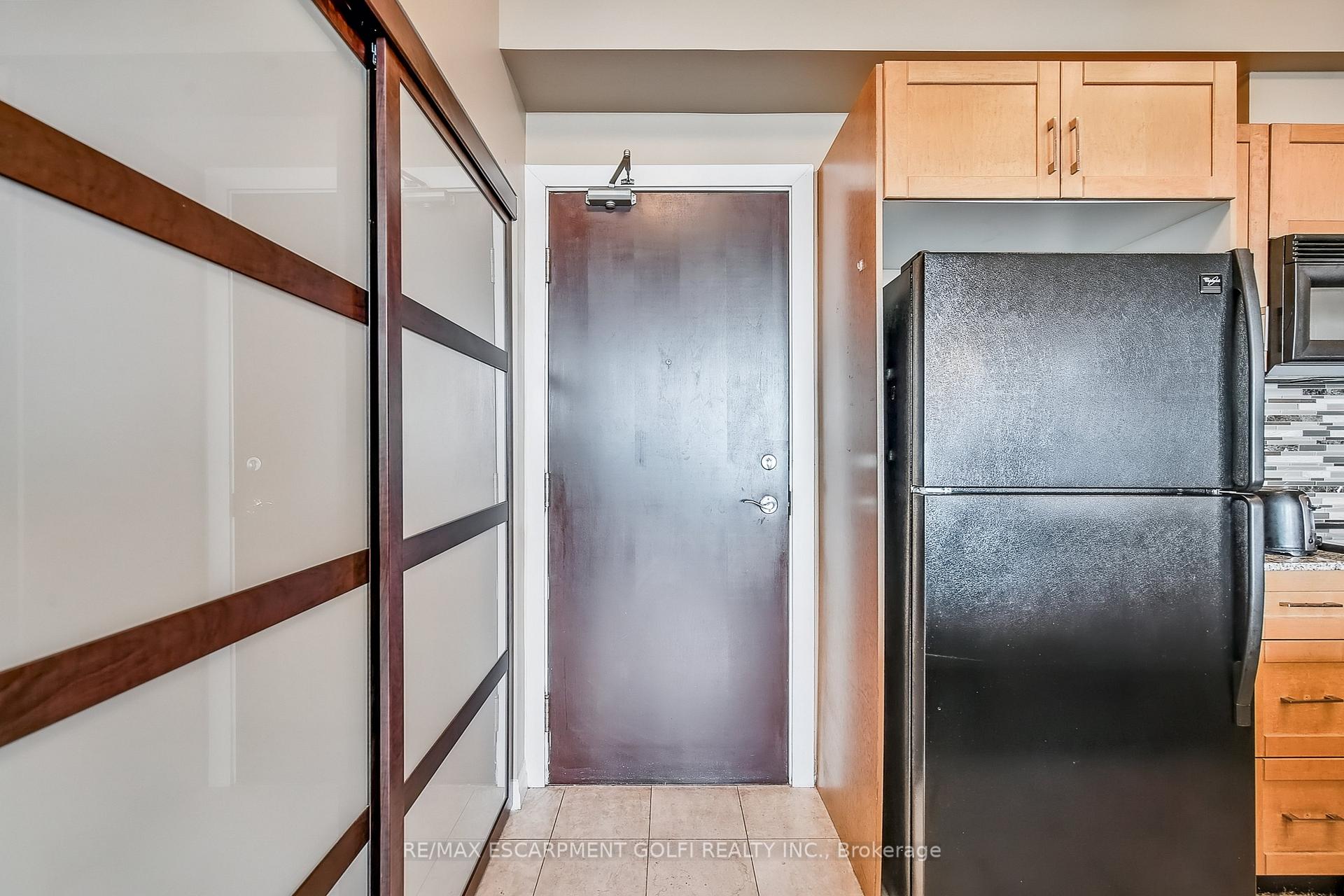 1 Bedroom Condo at 1359 Rathburn, Mississauga For sale