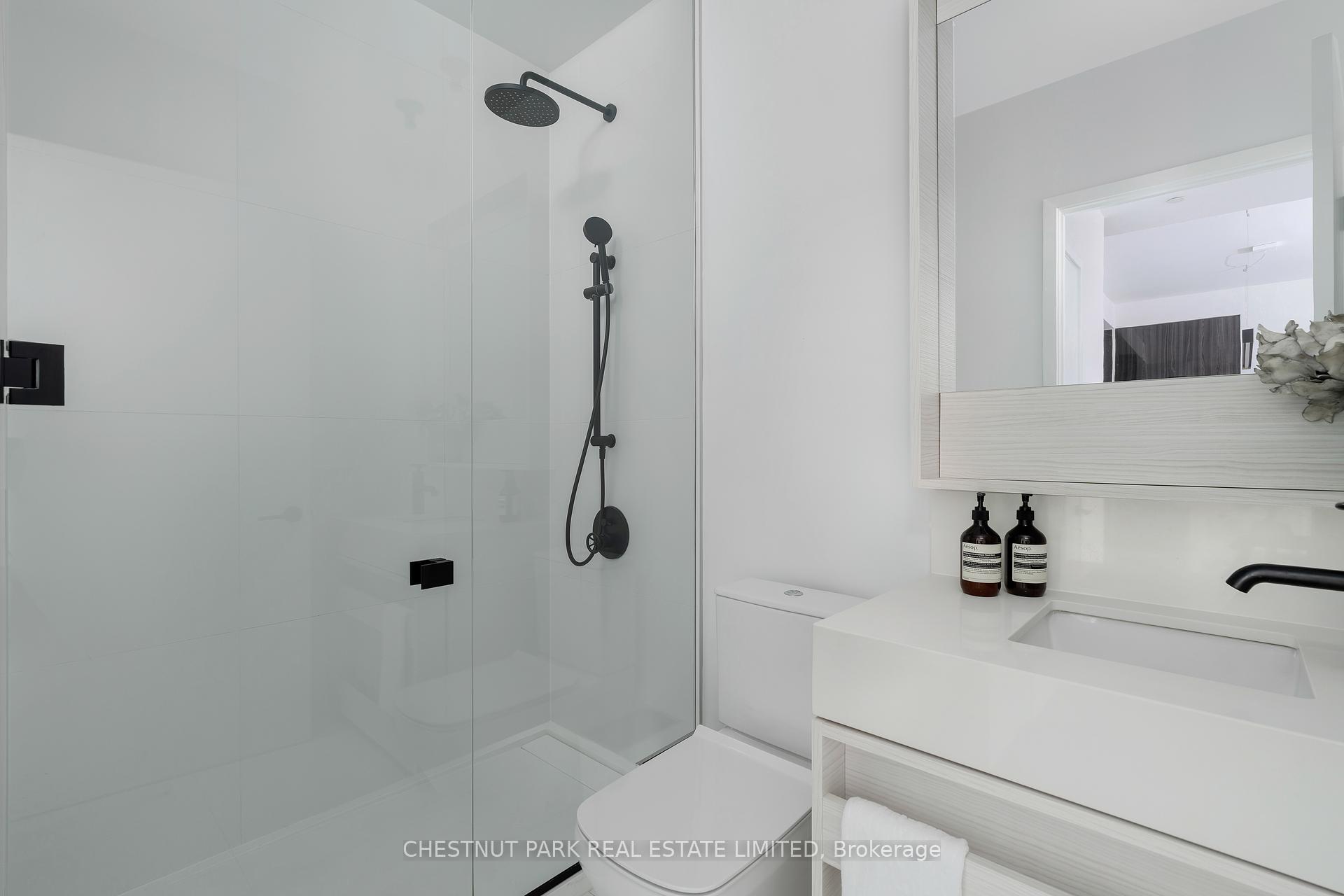 2 Bedrooms Condo at 505 Richmond, Toronto For sale