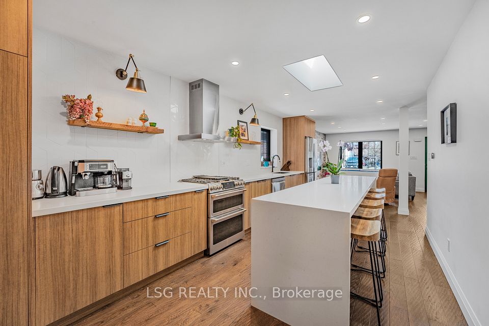 202 Linsmore Crescent, Toronto, ON M4J 4L4