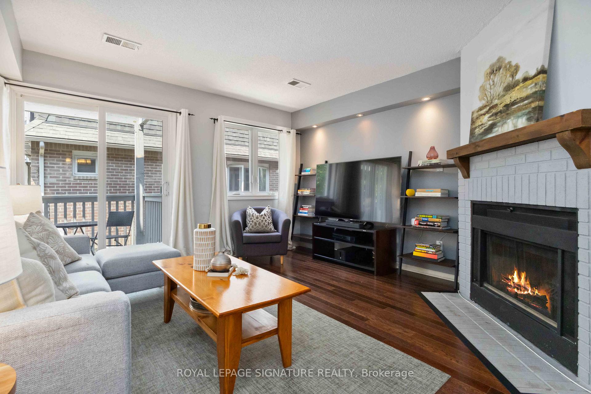 2 Bedrooms Condo at 36B Massey, Toronto For sale