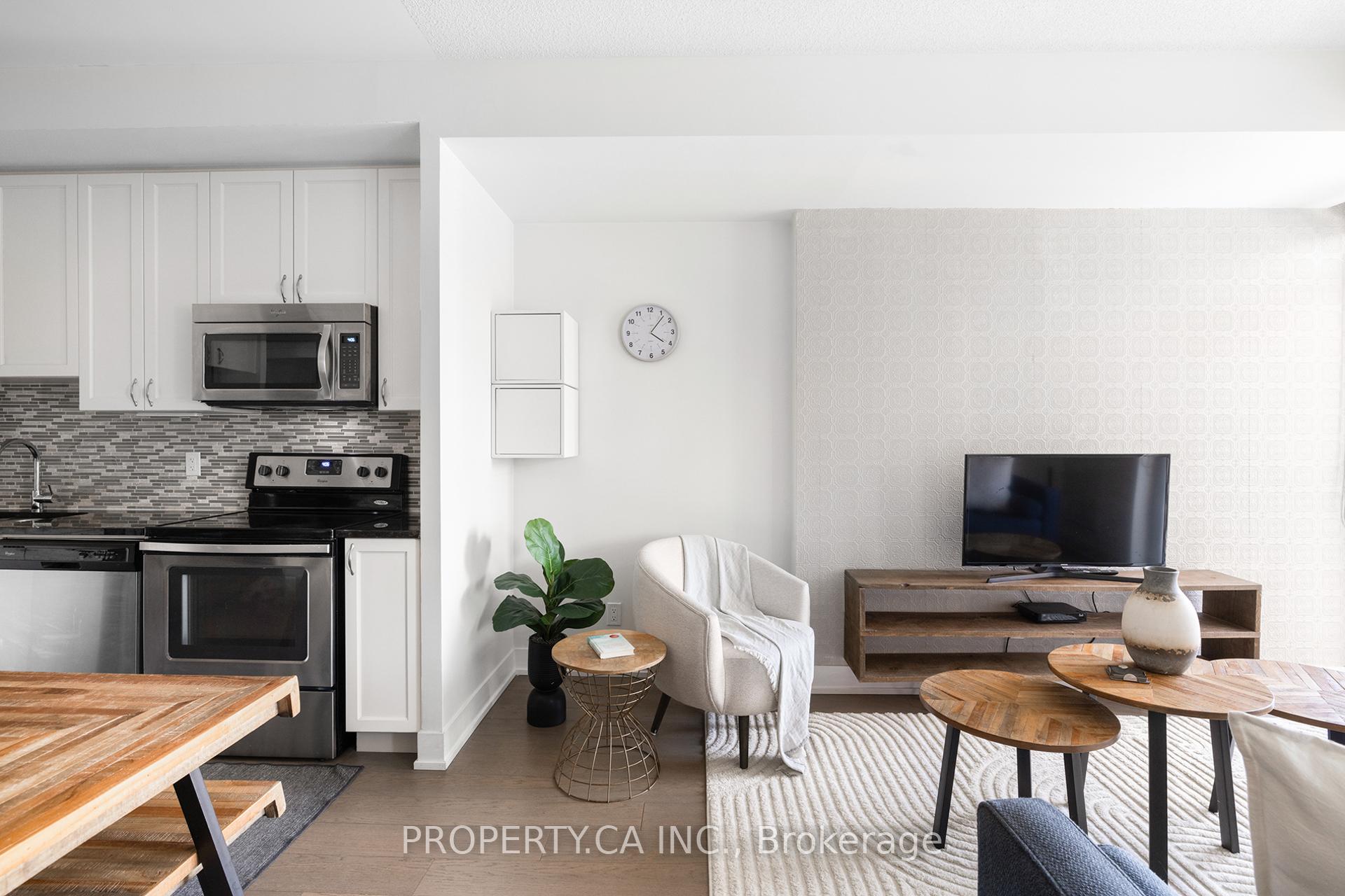 2 Bedrooms Condo at 68 Merton, Toronto For sale
