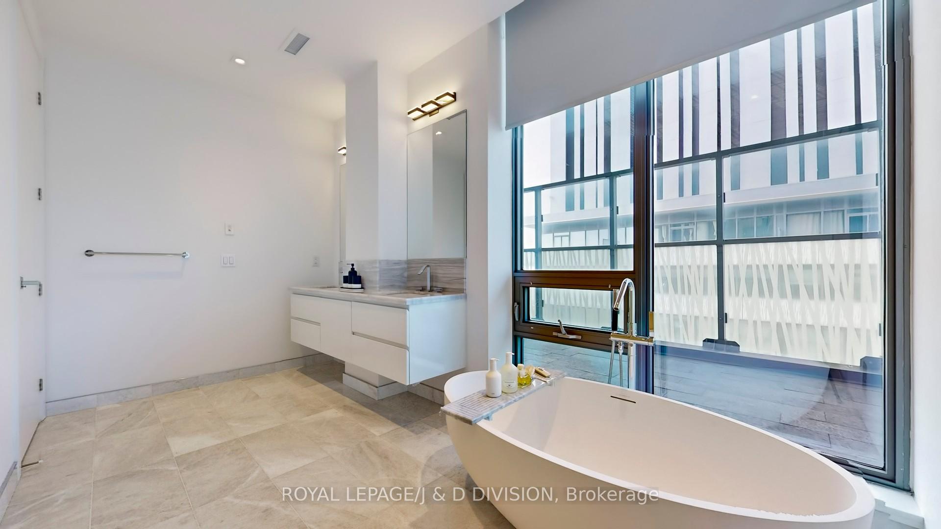 2 Bedrooms Condo at 50 Charles,  Toronto For sale