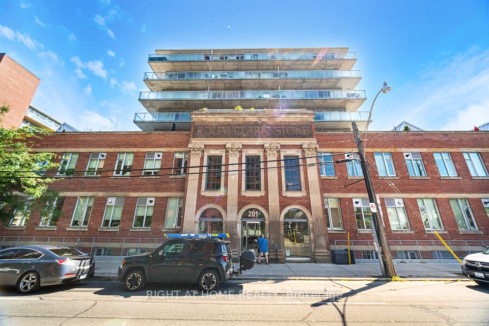 201 Carlaw