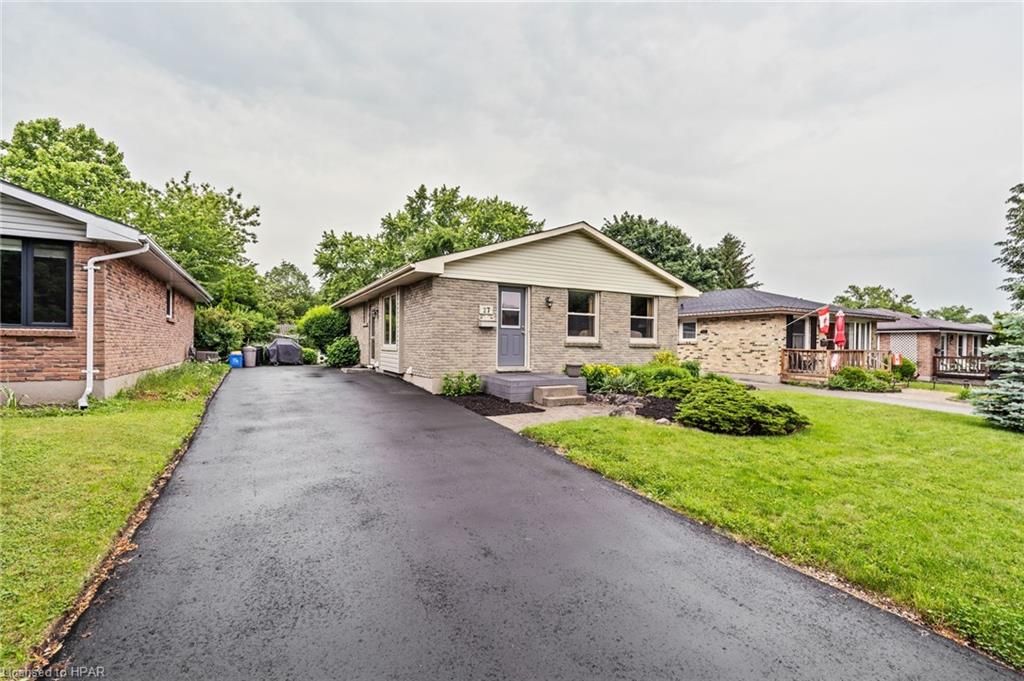 27 HINES Crescent London Ontario N6C 3A2