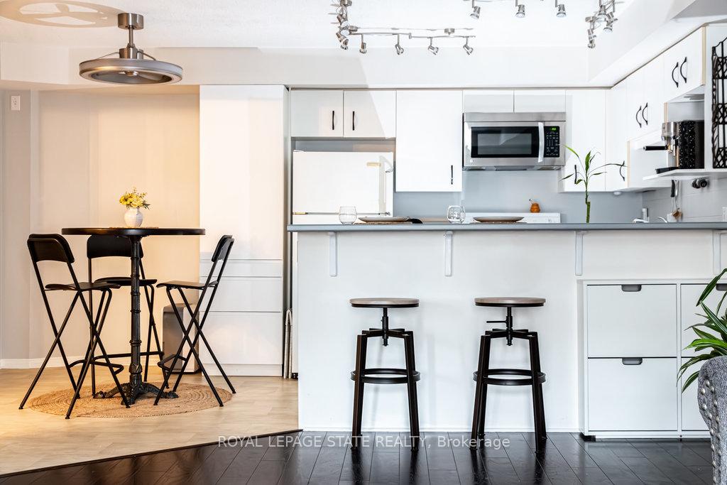 1 Bedroom Condo at 2010 Cleaver, Burlington For sale