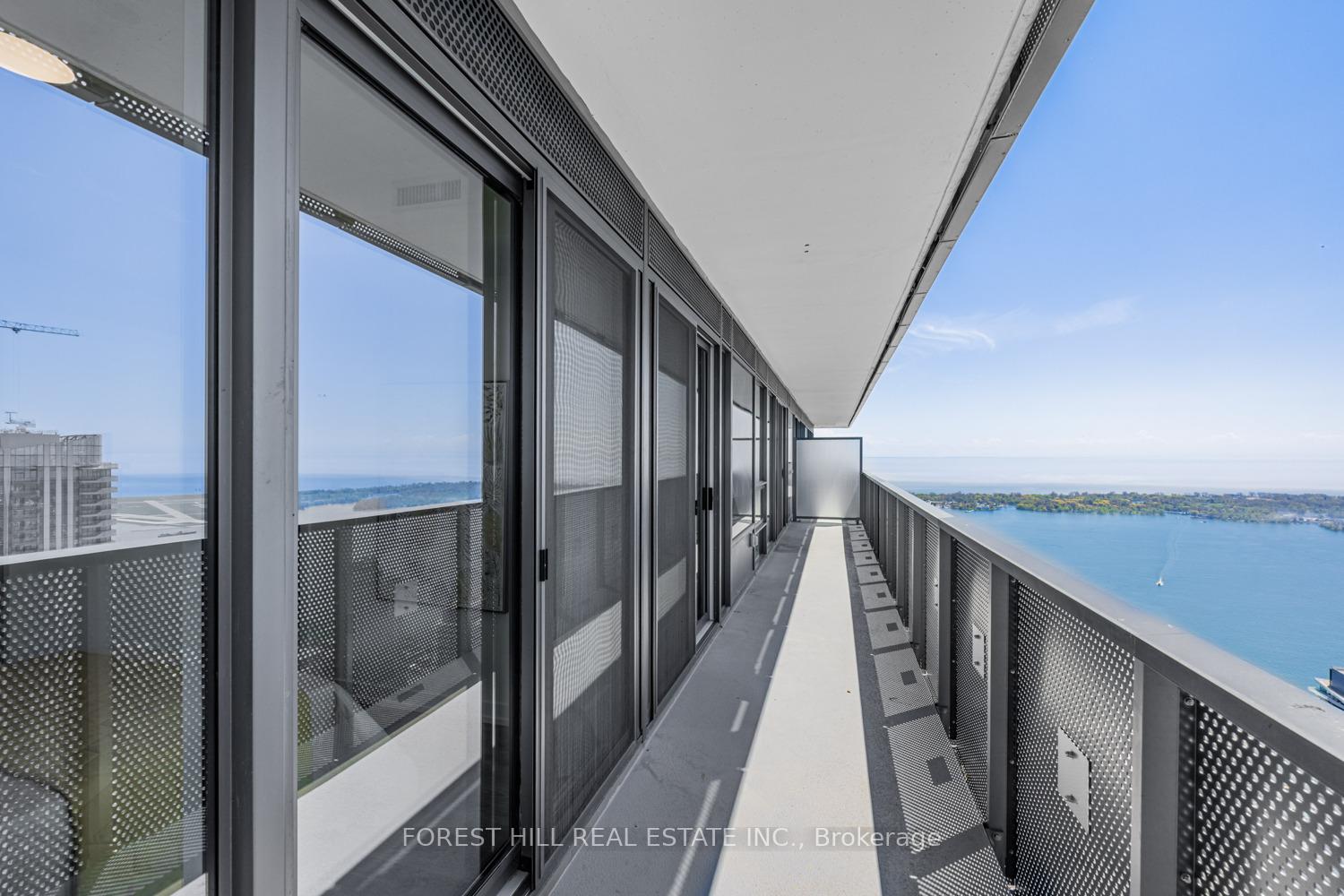 3 Bedrooms Condo at 55 Cooper, Toronto For sale