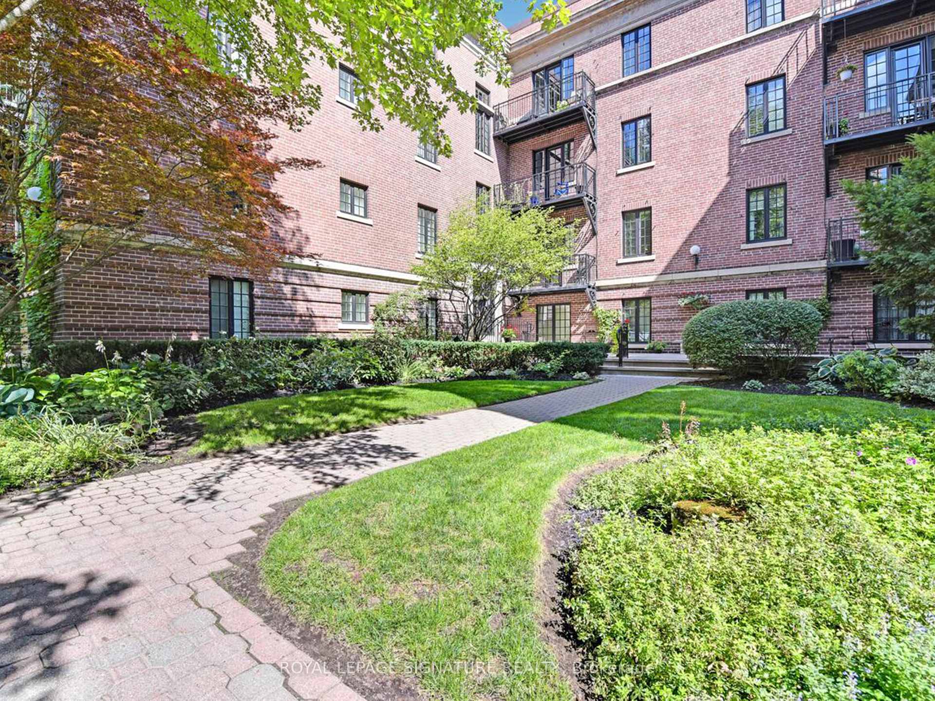 2 Bedrooms Co-op at 150 St Clair, Toronto For sale