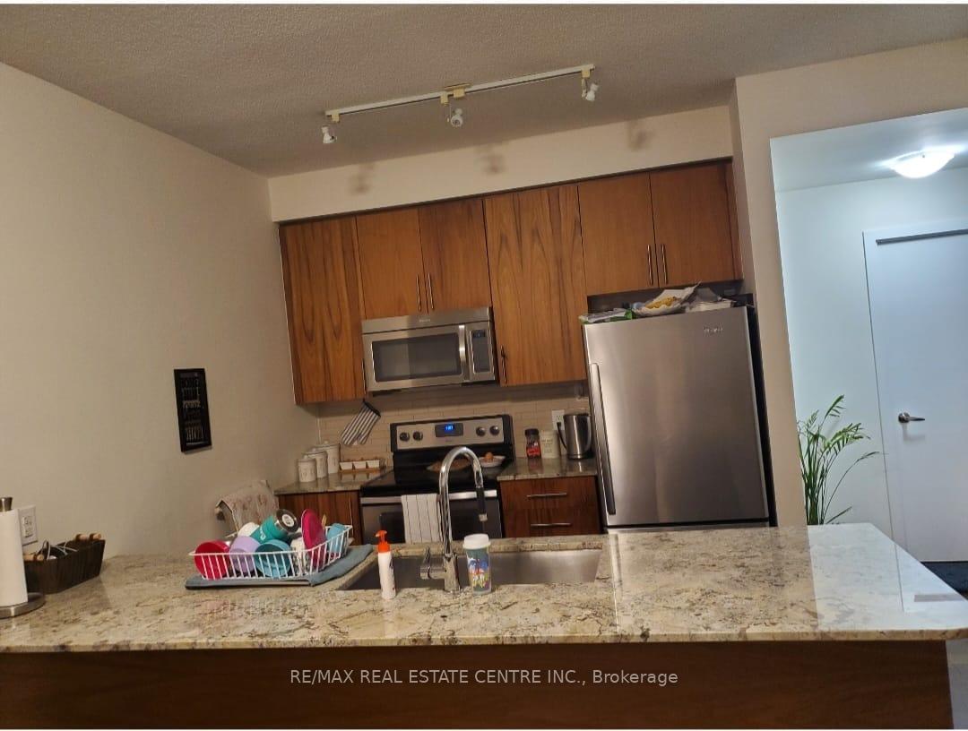 3 Bedrooms Condo at 4099 Brickstone, Mississauga For sale