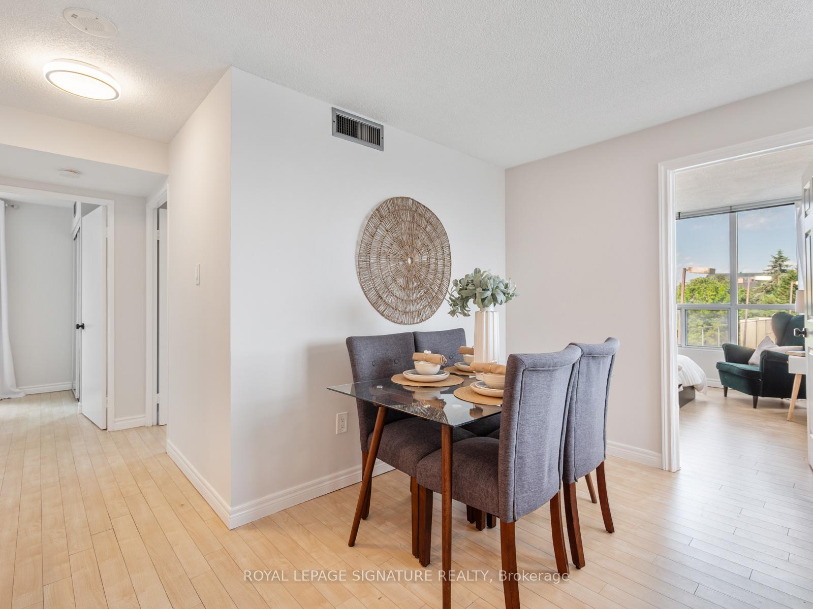 3 Bedrooms Condo at 3050 Ellesmere, Toronto For sale