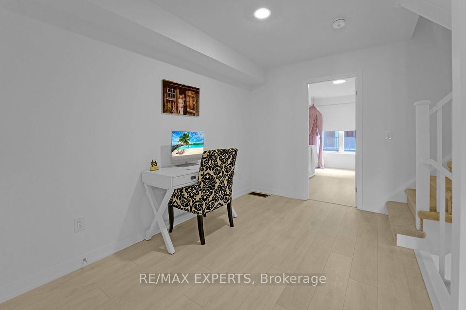 1095 Cooke Boulevard 37