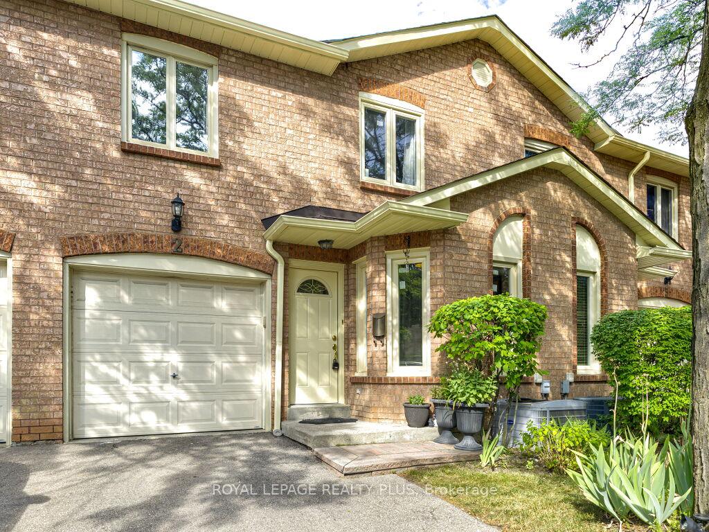 3 Bedrooms Condo at 5020 Delaware, Mississauga For sale