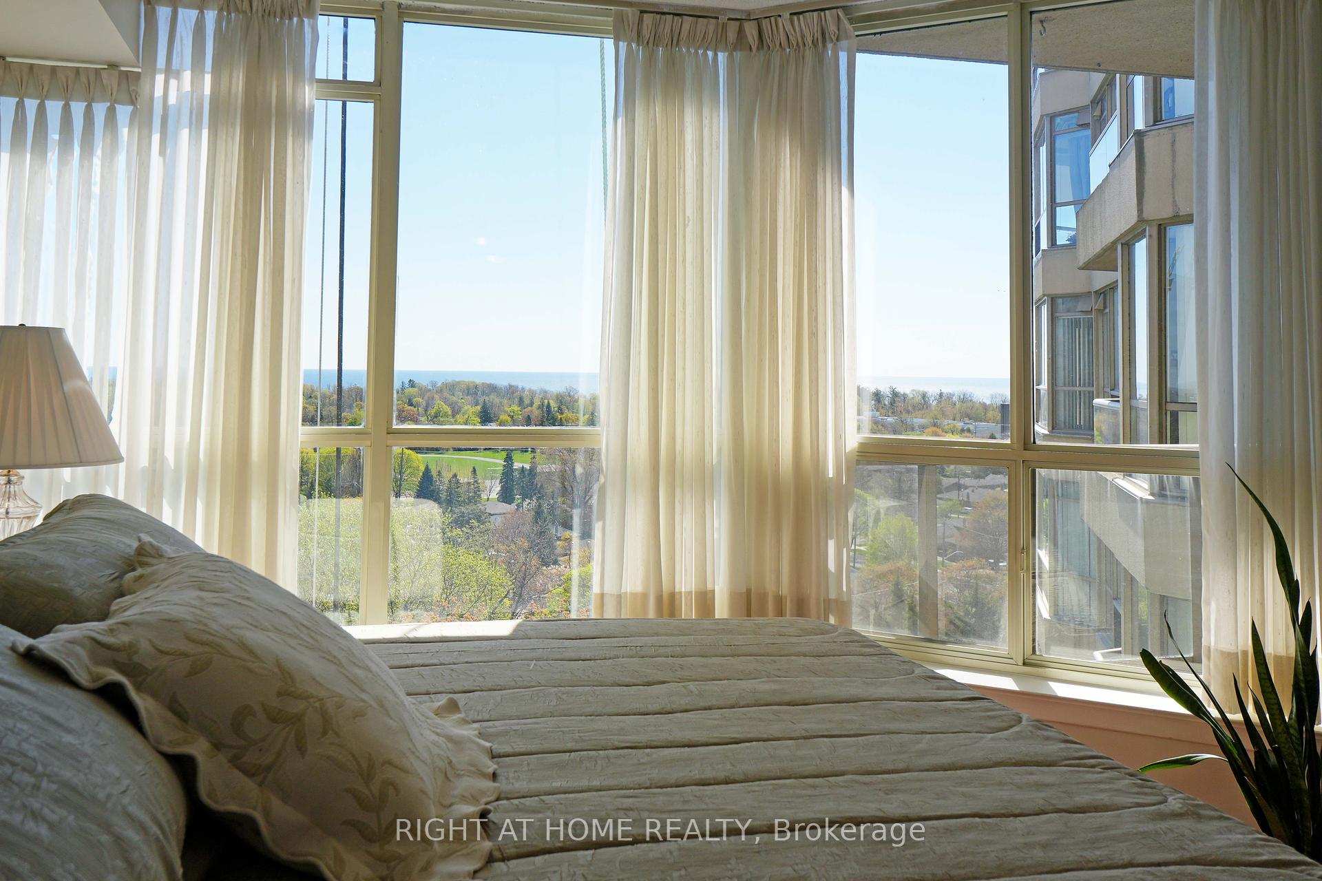 3 Bedrooms Condo at 20 Guildwood, Toronto For sale