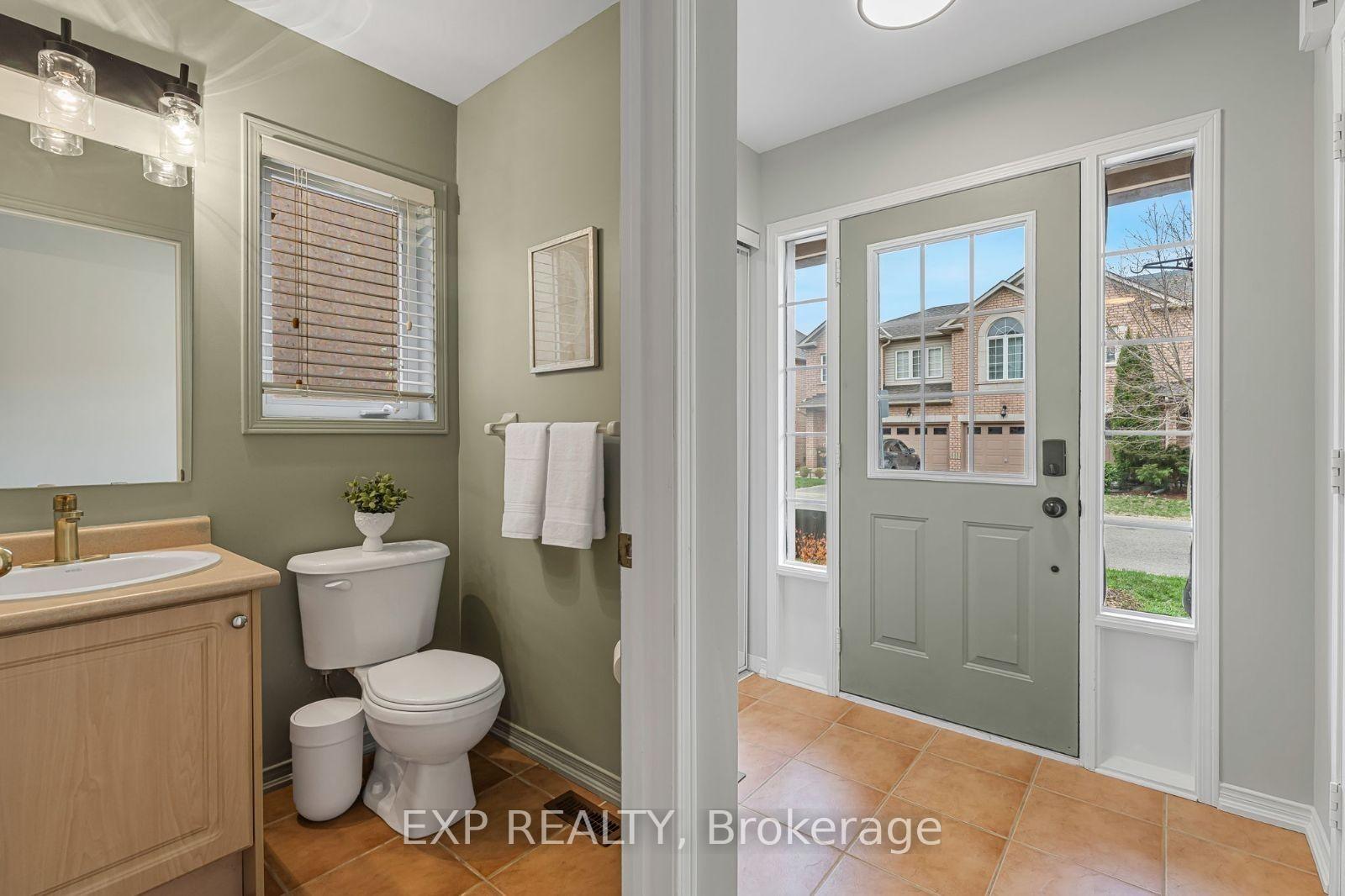 3 Bedrooms Condo at 1489 Heritage, Oakville For sale