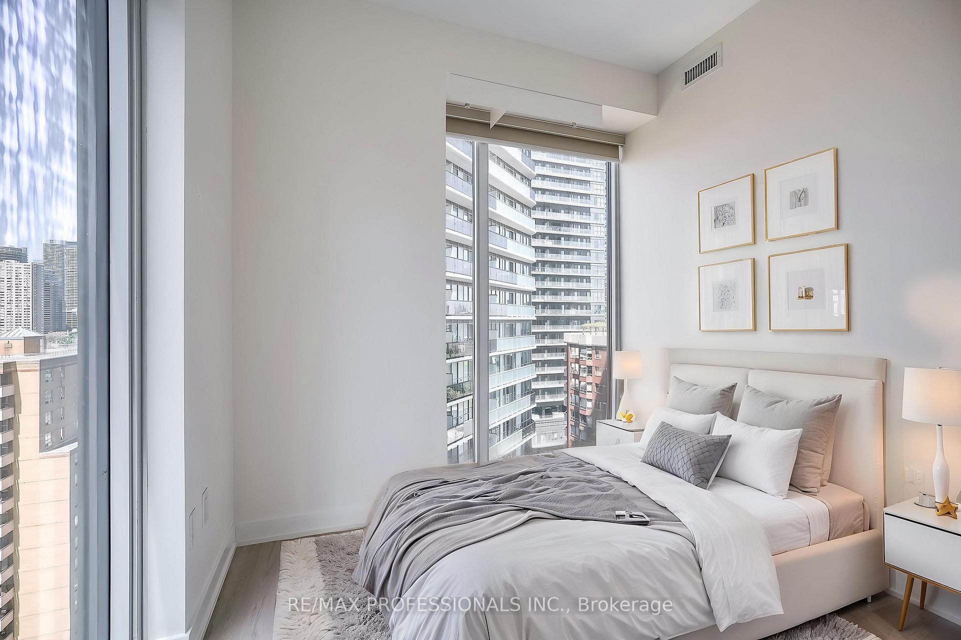 2 Bedrooms Condo at 65 Mutual, Toronto For sale