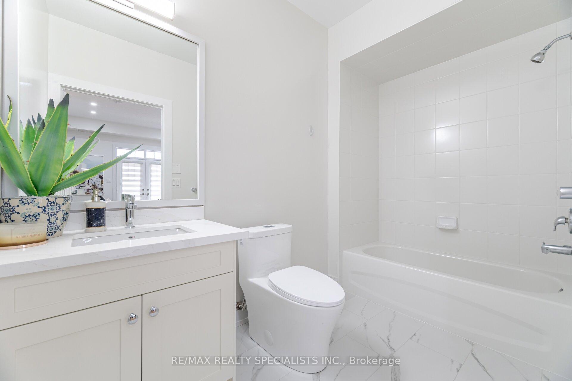 2 Bedrooms Condo at 2326 TAUNTON, Oakville For sale