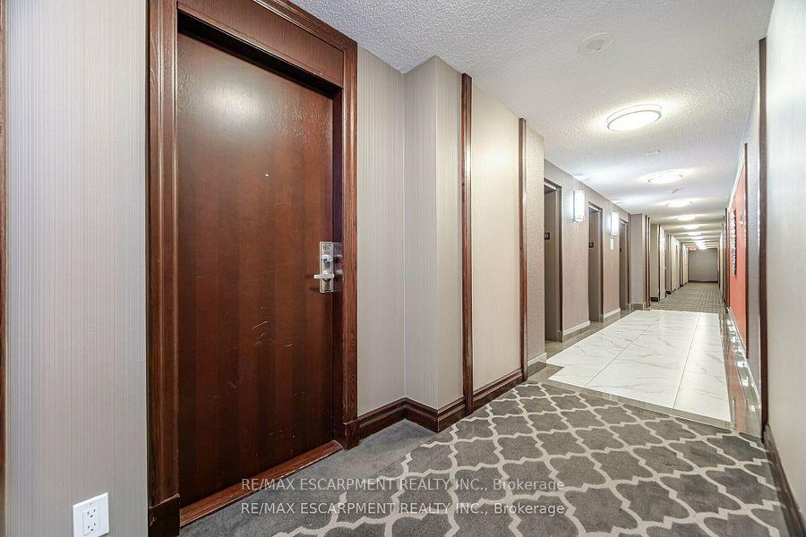 1 Bedroom Condo at 335 Rathburn, Mississauga For sale