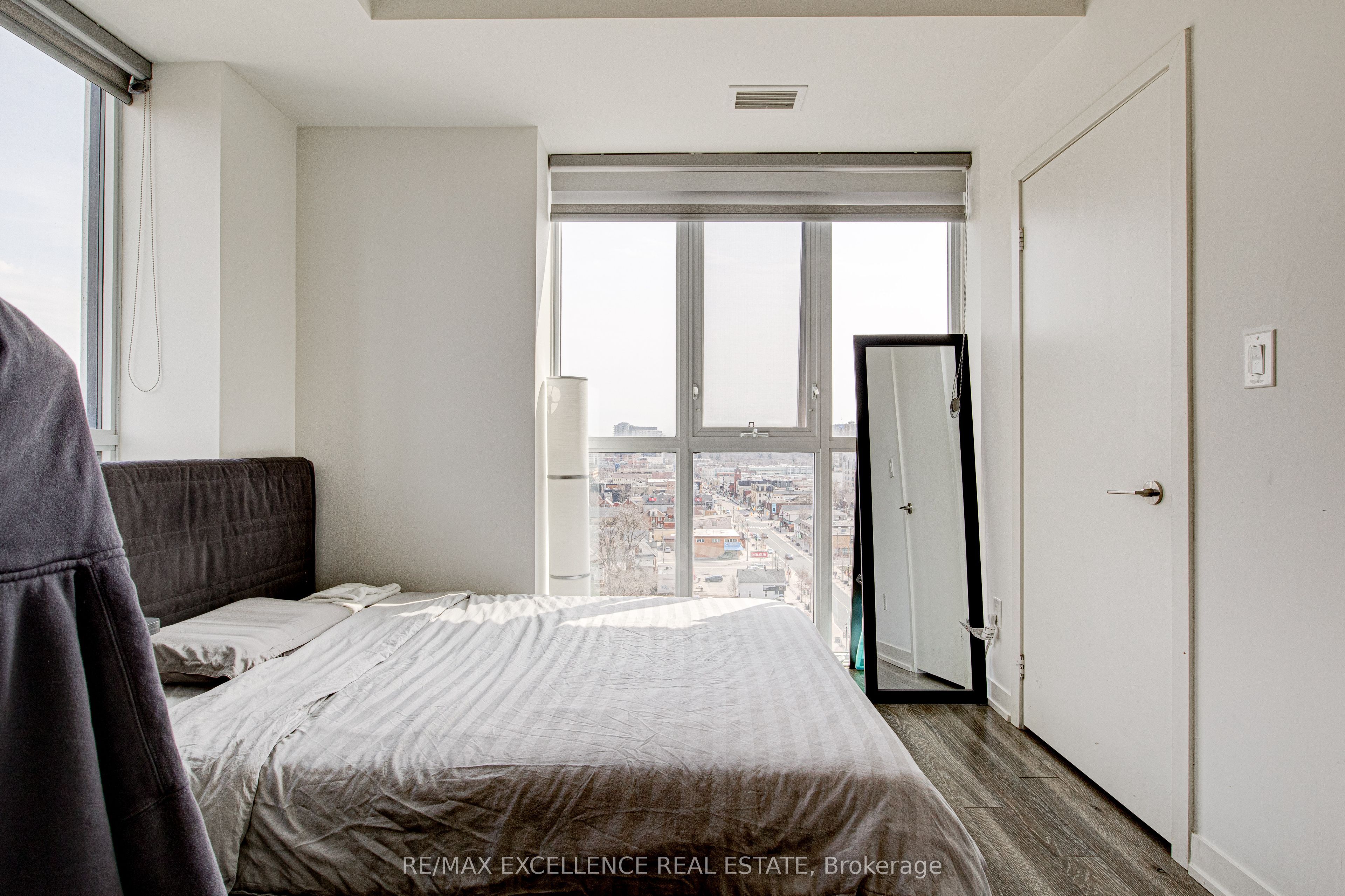 128 King Street N, #1402